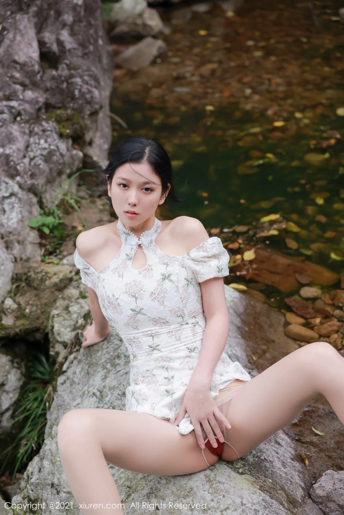 [[XiuRen秀人网]秀人网]No.4229_模特李雅柔大理旅拍户外山间性感服饰配肉丝裤袜撩人诱惑写真48P