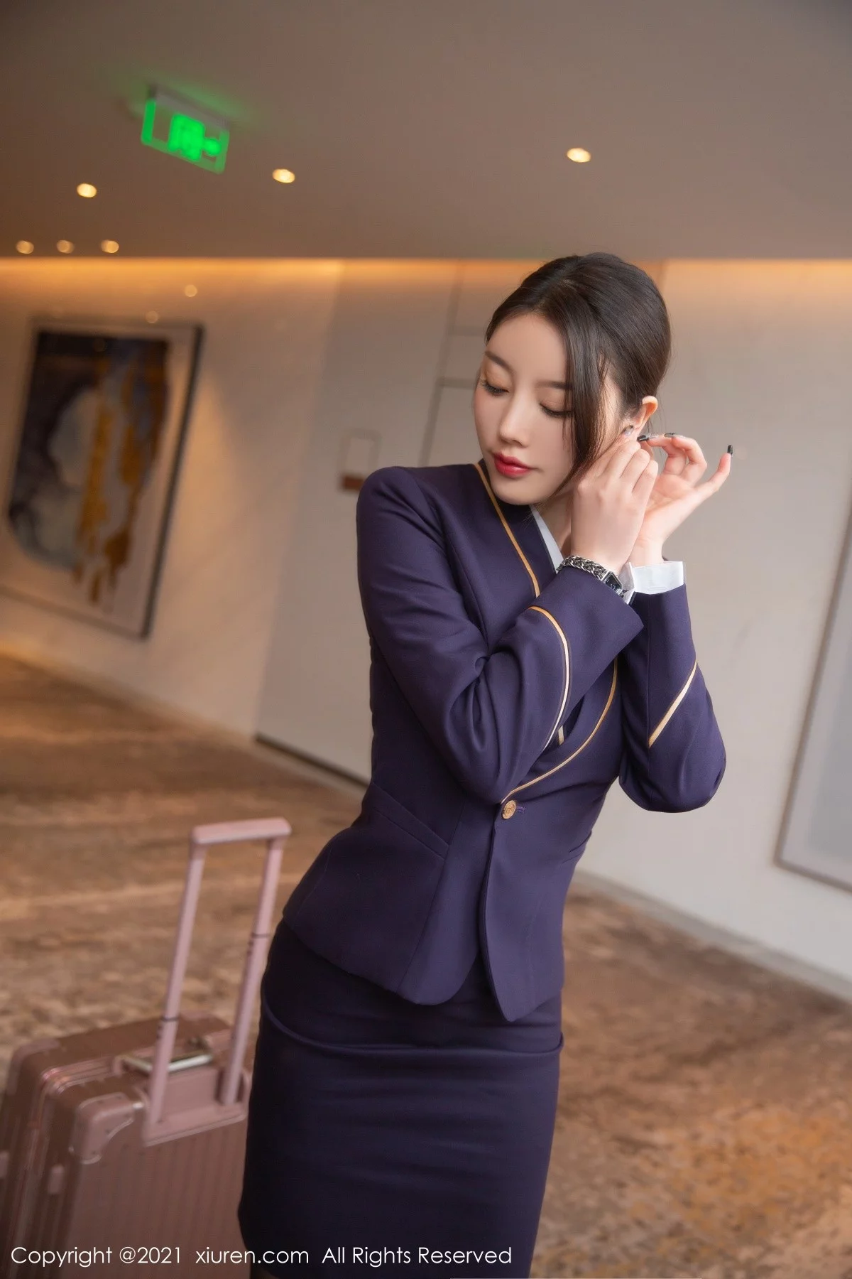 [[XiuRen秀人网]秀人网]No.4231_女神杨晨晨Yome下班后私房半脱露粉色内衣开档黑丝诱惑写真77P