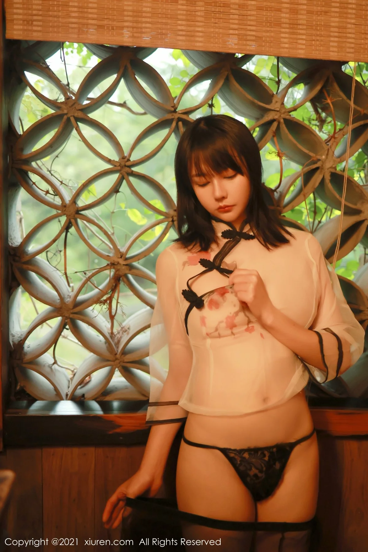 [[XiuRen秀人网]秀人网]No.4234_新人模特韩希蕾轻薄半透服饰露情趣丁字裤秀火辣身材诱惑写真41P