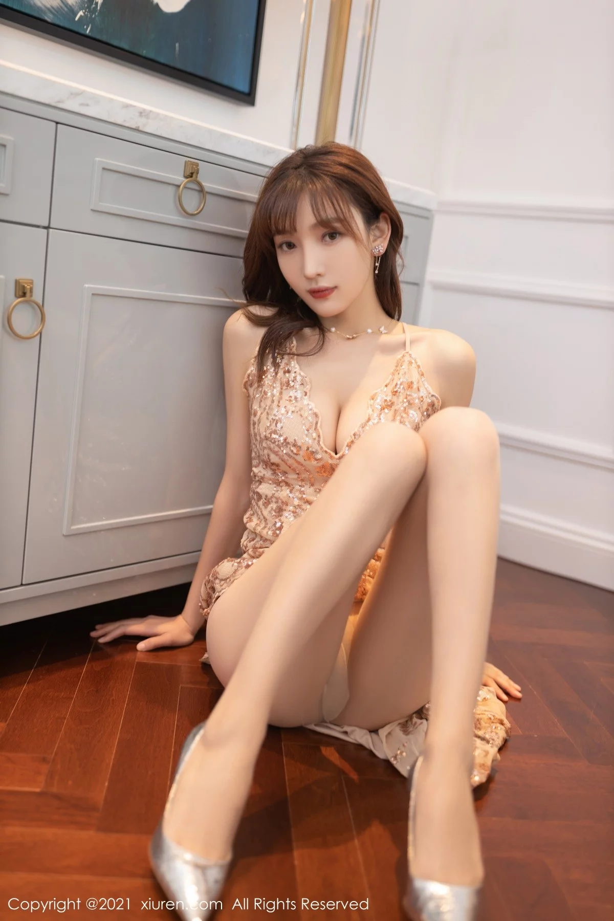 [[XiuRen秀人网]秀人网]No.4238_模特陆萱萱重庆旅拍私房精致吊裙配超薄肉丝裤袜完美诱惑写真58P