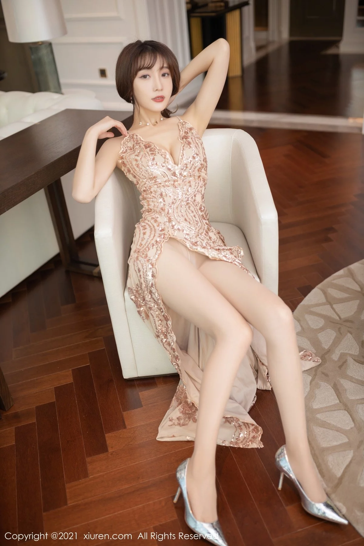 [[XiuRen秀人网]秀人网]No.4238_模特陆萱萱重庆旅拍私房精致吊裙配超薄肉丝裤袜完美诱惑写真58P