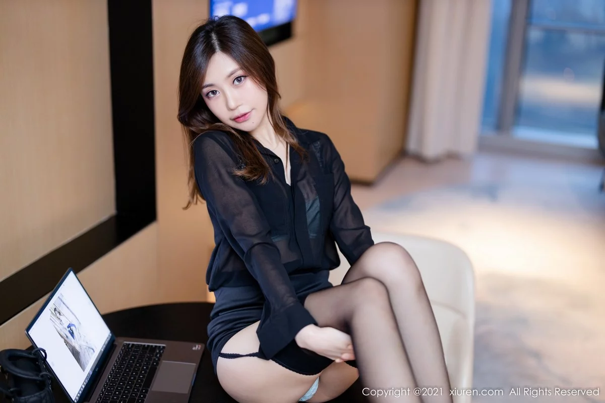 [[XiuRen秀人网]秀人网]No.4285_女神绮里嘉ula脱职业装露缕空情趣内衣配蕾丝吊袜撩人诱惑写真68P