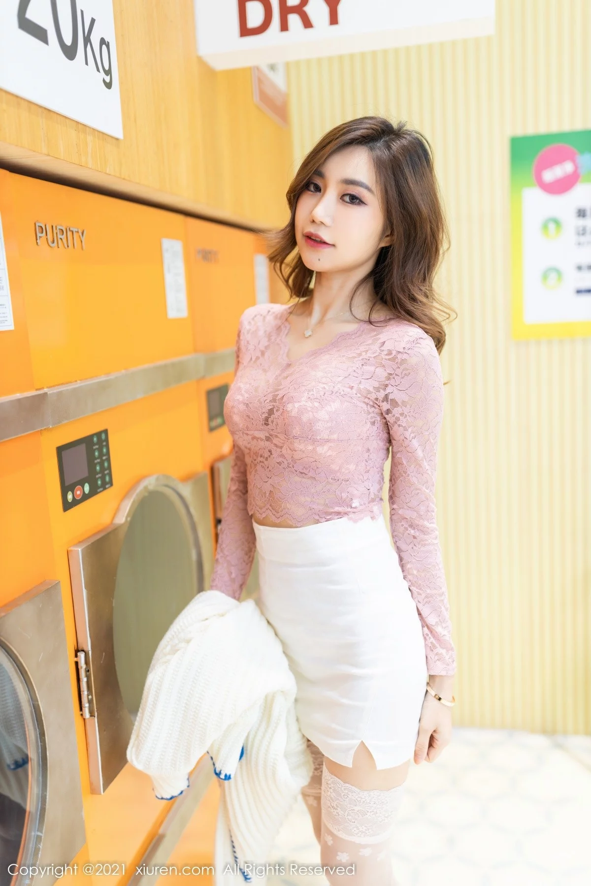 [[XiuRen秀人网]秀人网]No.4296_女神绮里嘉ula粉色网纱上衣配超短裙半撩露蕾丝内裤诱惑写真61P