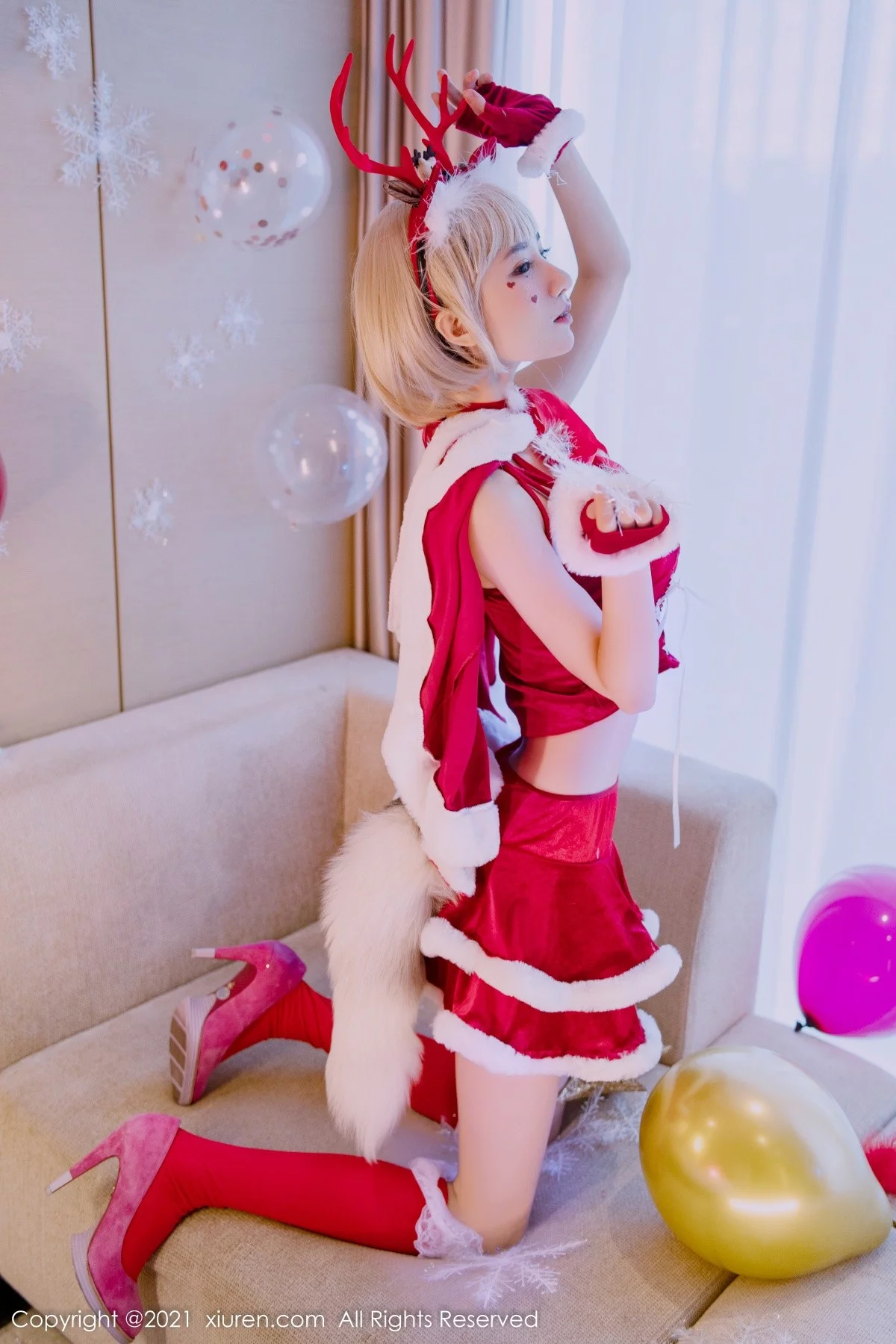 [[XiuRen秀人网]秀人网]No.4300_女神小果冻儿圣诞主题私房性感红色服饰半脱秀火辣身材诱惑写真57P