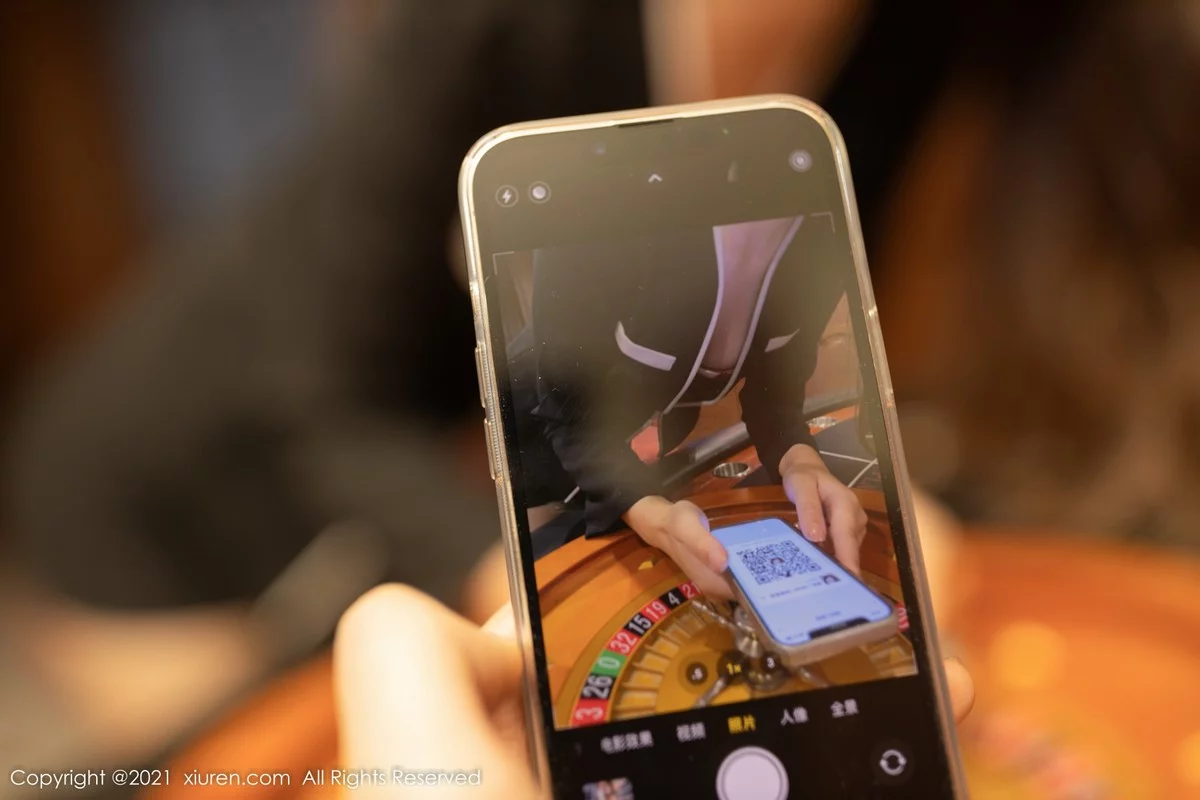 [[XiuRen秀人网]秀人网]No.4303_模特唐安琪江浙沪旅拍荷官制服主题私房半脱秀火辣身材诱惑写真84P