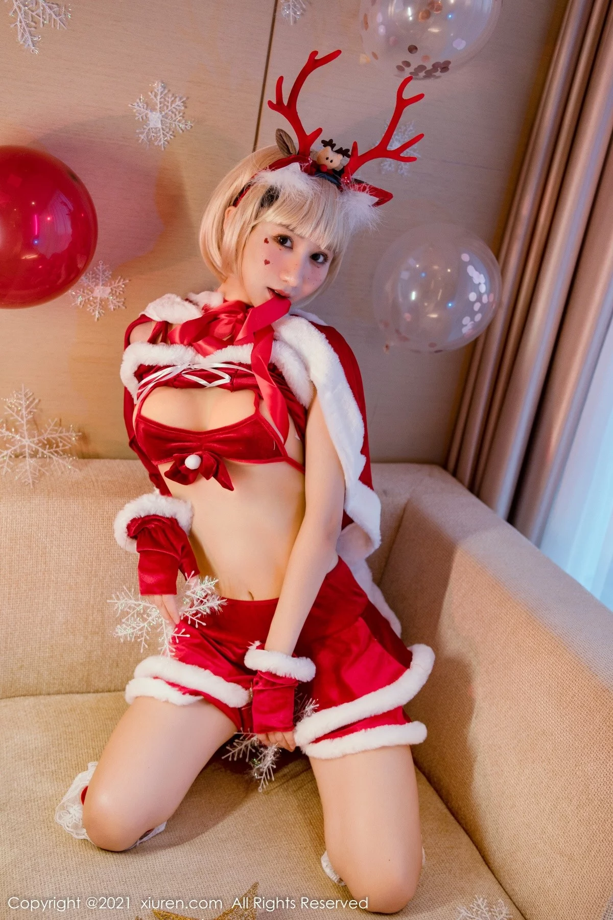 [[XiuRen秀人网]秀人网]No.4300_女神小果冻儿圣诞主题私房性感红色服饰半脱秀火辣身材诱惑写真57P