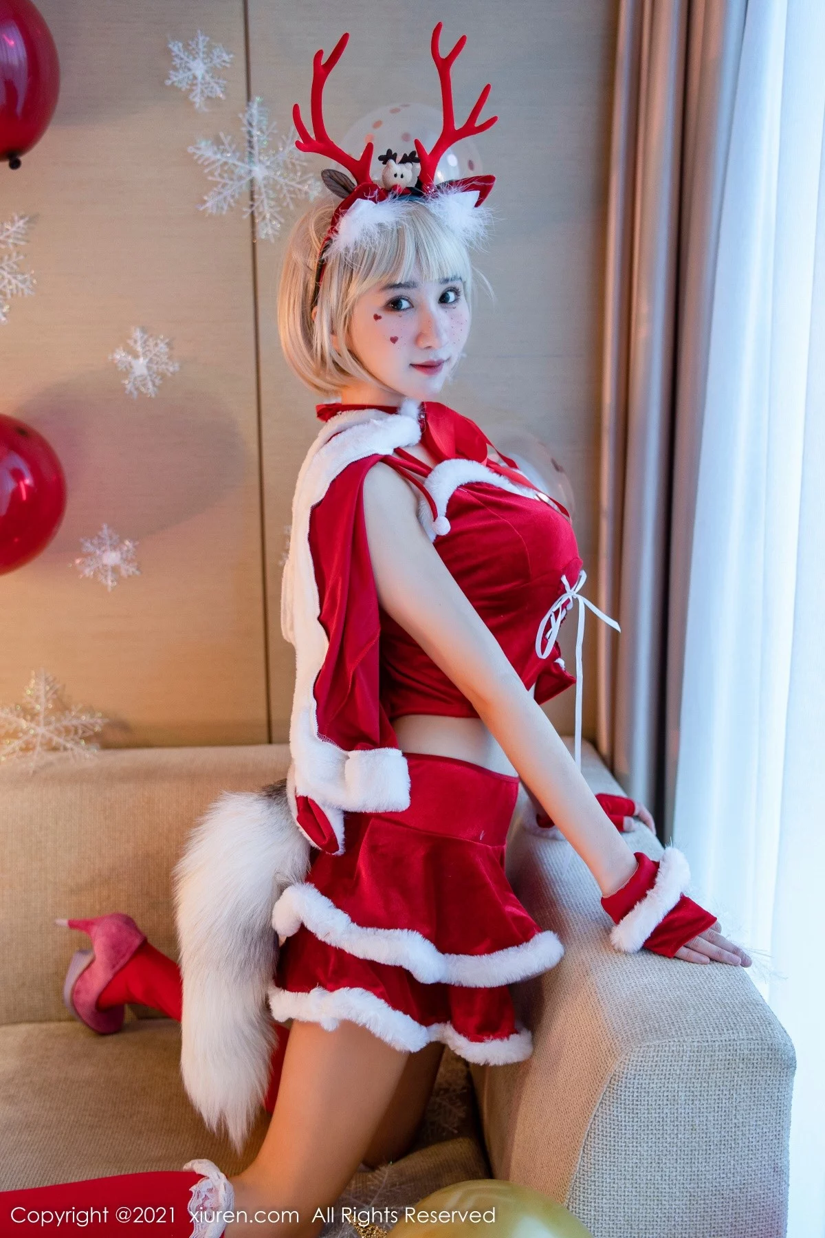 [[XiuRen秀人网]秀人网]No.4300_女神小果冻儿圣诞主题私房性感红色服饰半脱秀火辣身材诱惑写真57P