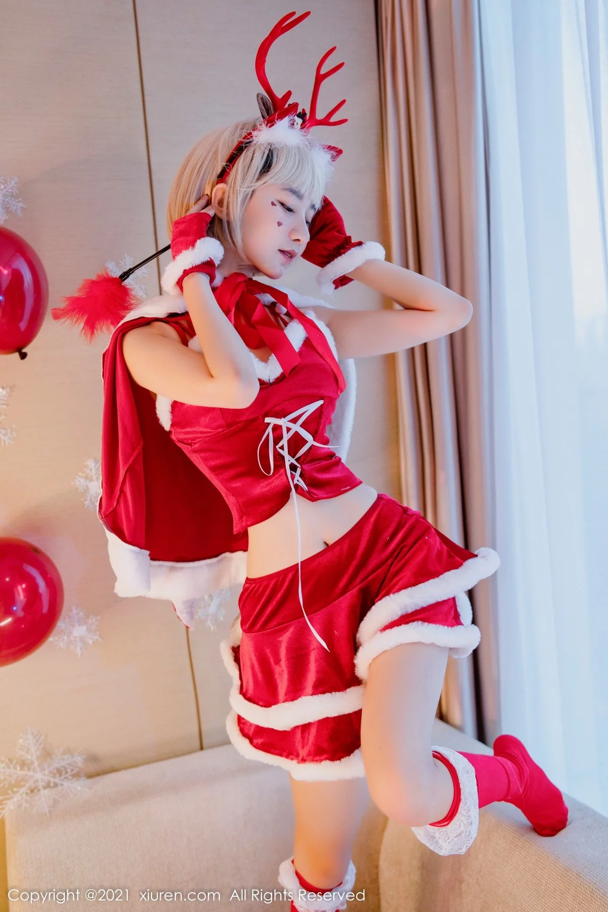 [[XiuRen秀人网]秀人网]No.4300_女神小果冻儿圣诞主题私房性感红色服饰半脱秀火辣身材诱惑写真57P