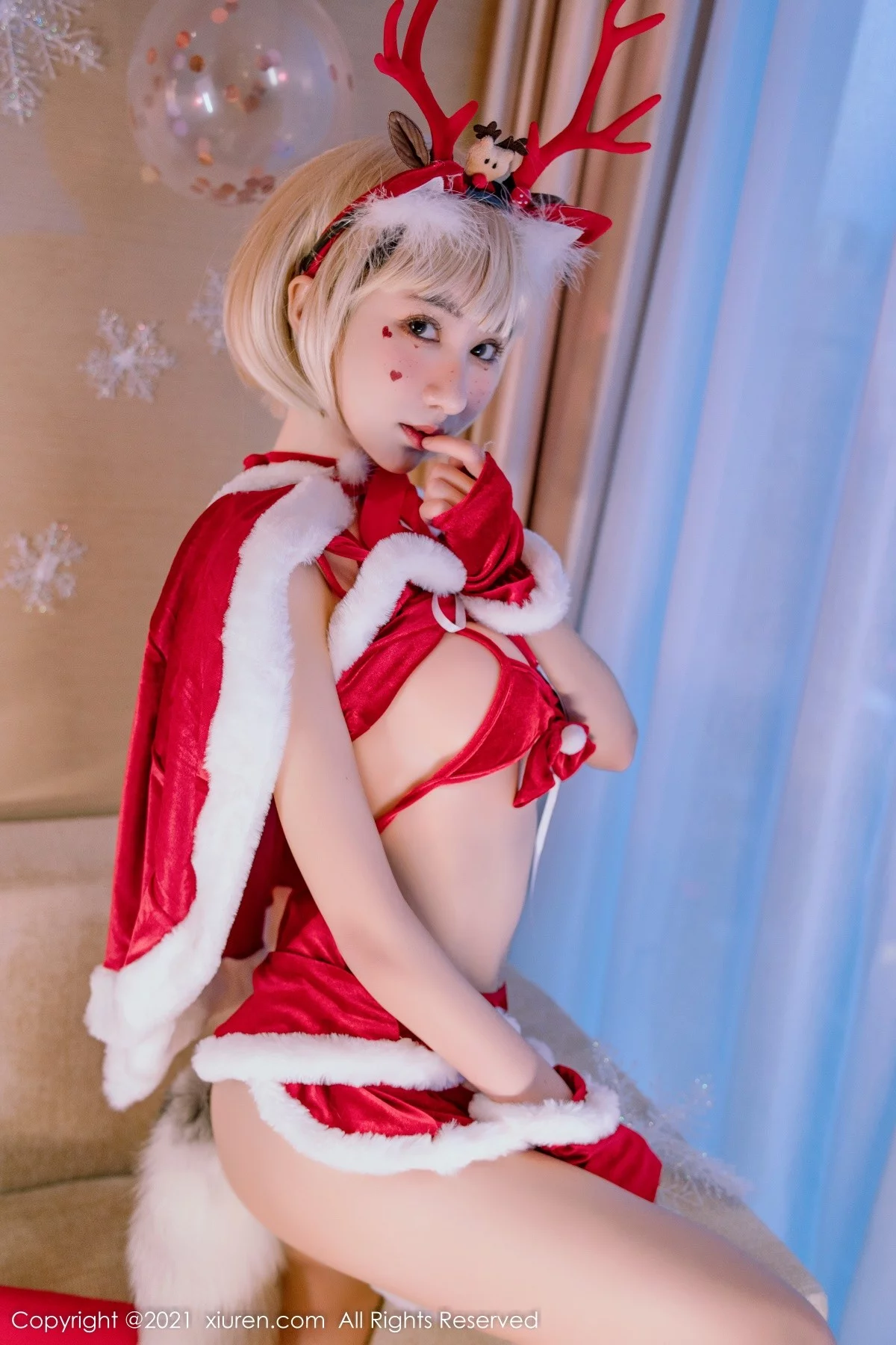 [[XiuRen秀人网]秀人网]No.4300_女神小果冻儿圣诞主题私房性感红色服饰半脱秀火辣身材诱惑写真57P