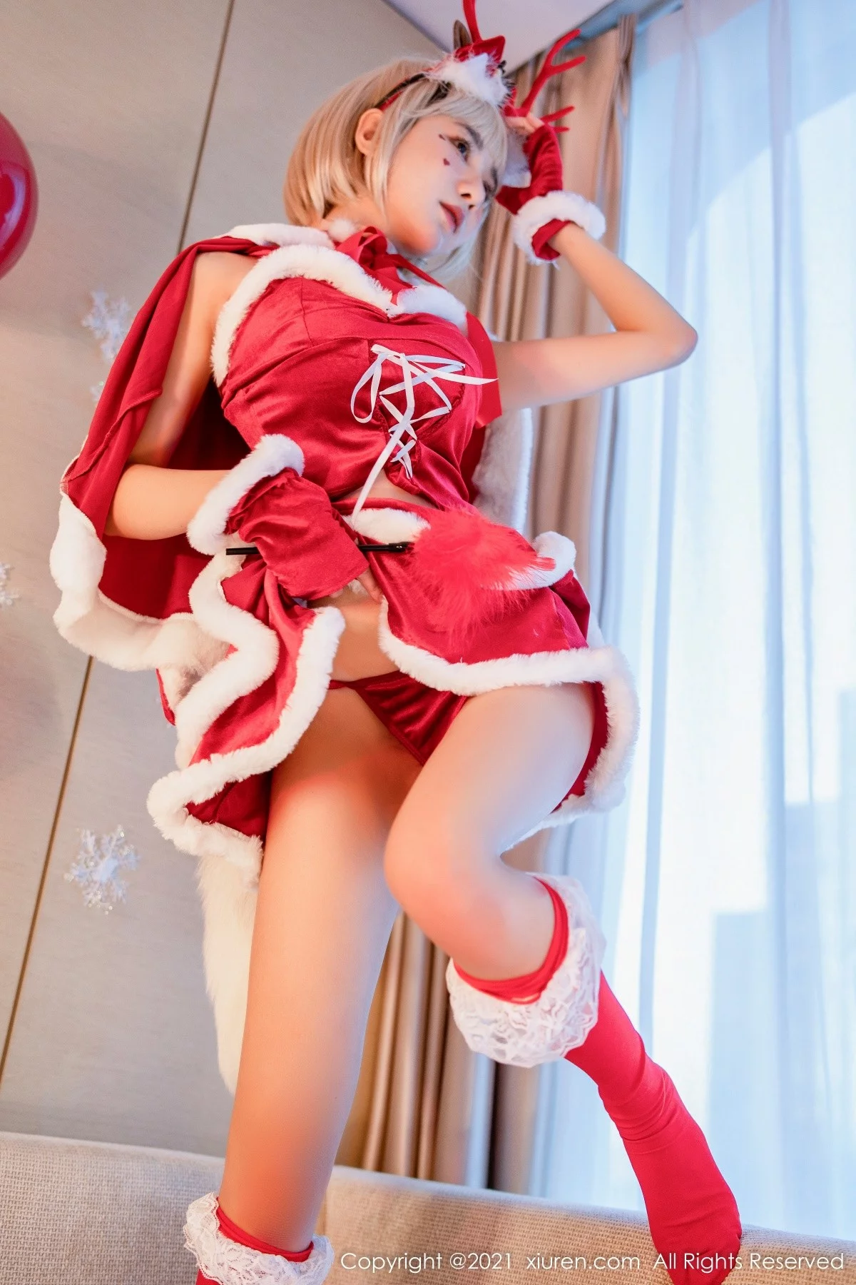 [[XiuRen秀人网]秀人网]No.4300_女神小果冻儿圣诞主题私房性感红色服饰半脱秀火辣身材诱惑写真57P