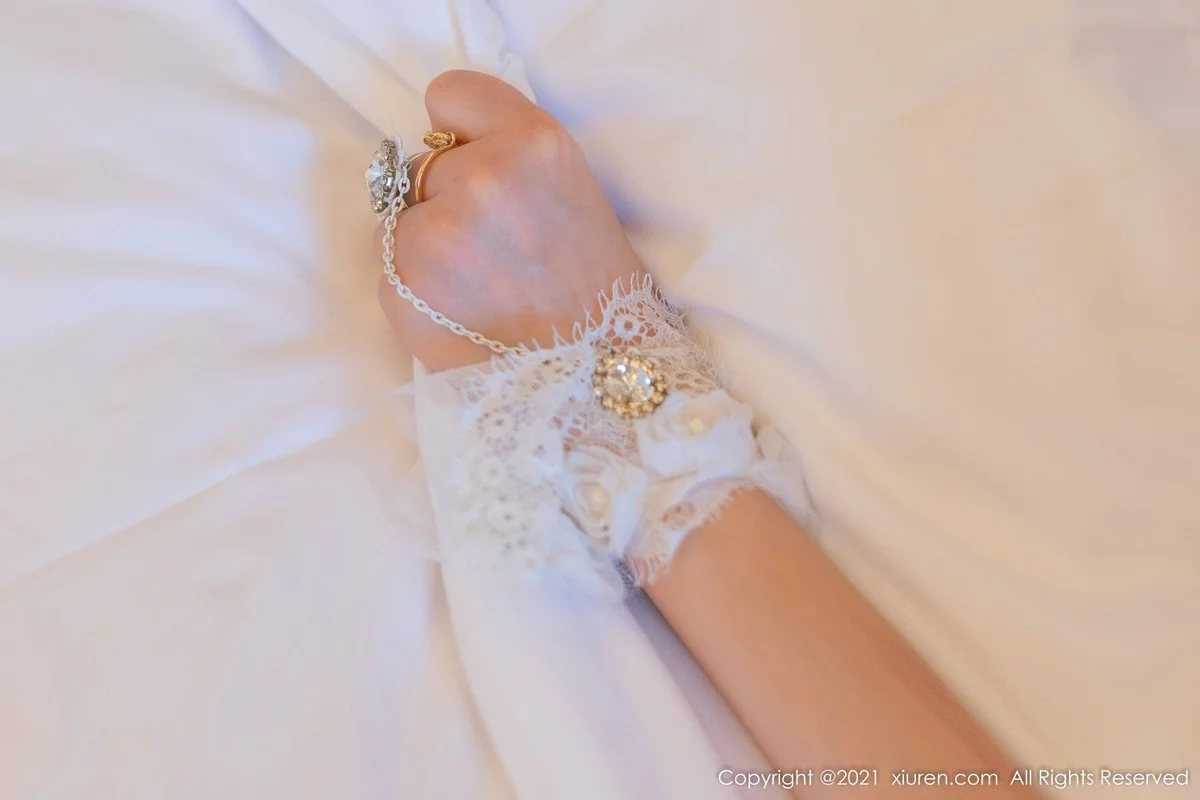 [[XiuRen秀人网]秀人网]No.4309_女神朱可儿Flora成都旅拍白色网纱配黑丝吊袜秀丰乳肥臀诱惑写真51P