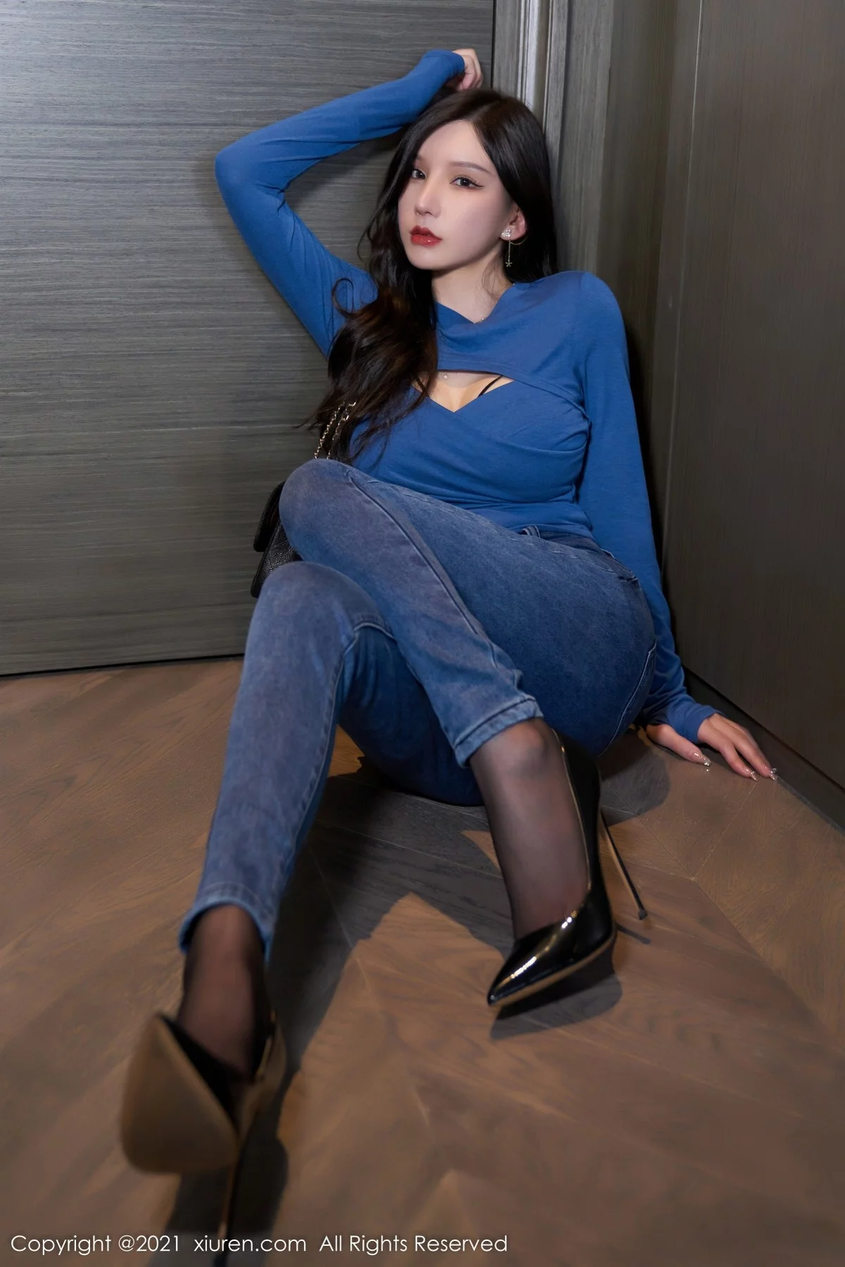 [[XiuRen秀人网]秀人网]No.4310_女神周于希Sandy私房半脱露黑色蕾丝内衣配蕾丝吊袜诱惑写真110P