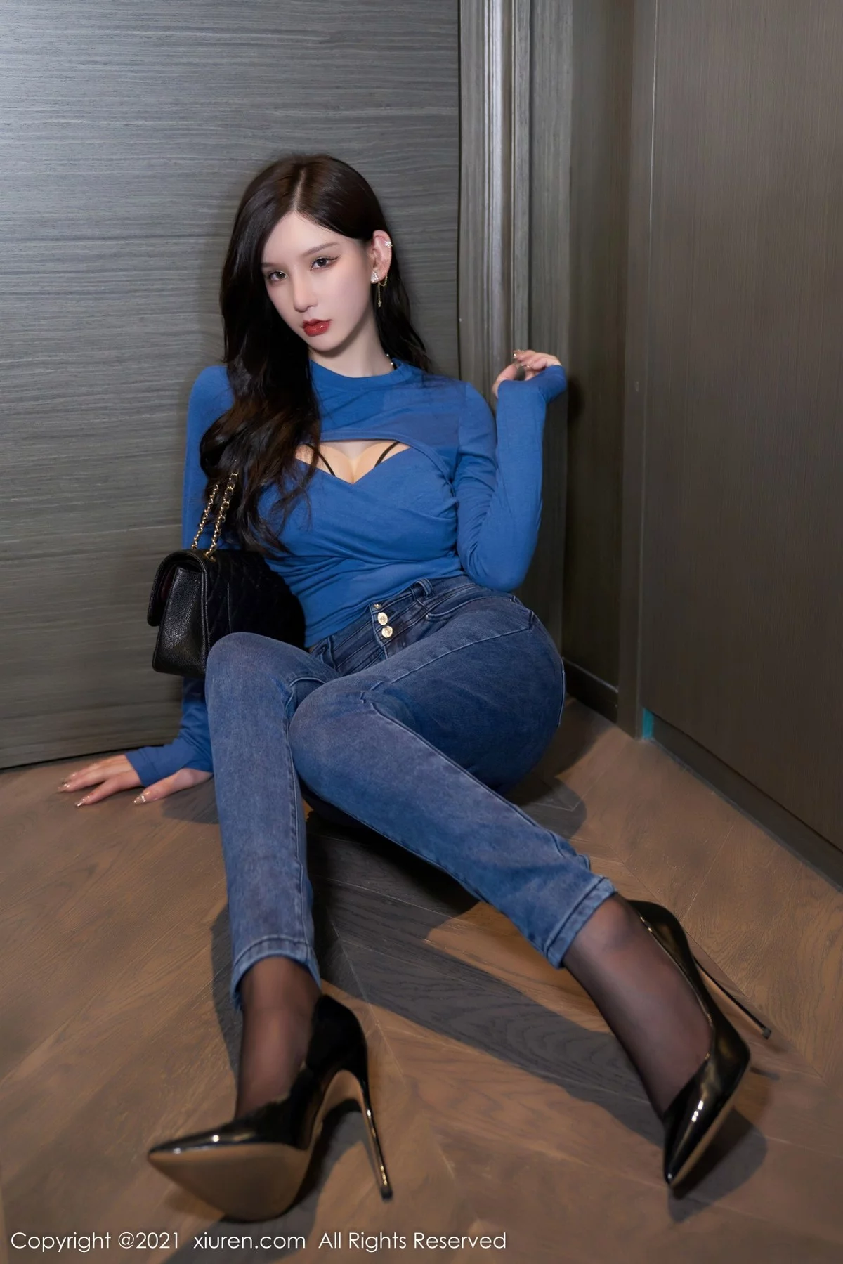 [[XiuRen秀人网]秀人网]No.4310_女神周于希Sandy私房半脱露黑色蕾丝内衣配蕾丝吊袜诱惑写真110P