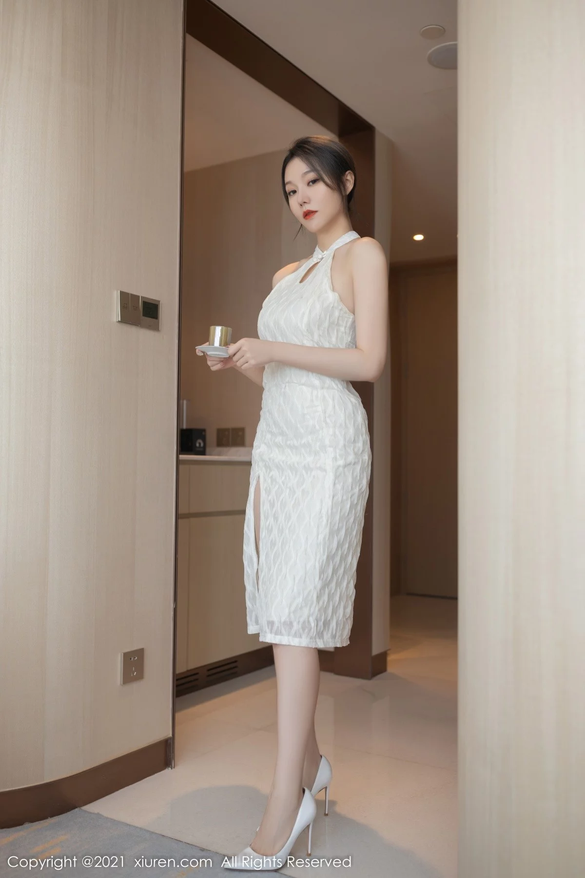 [[XiuRen秀人网]秀人网]No.4308_模特安然Maleah私房脱白纱连衣裙露红色蕾丝内衣惹火诱惑写真80P