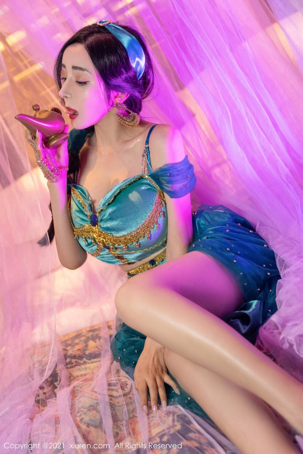 [[XiuRen秀人网]秀人网]No.4243_模特允爾成都旅拍异域风情主题私房半脱露丰乳肥臀极致诱惑写真63P