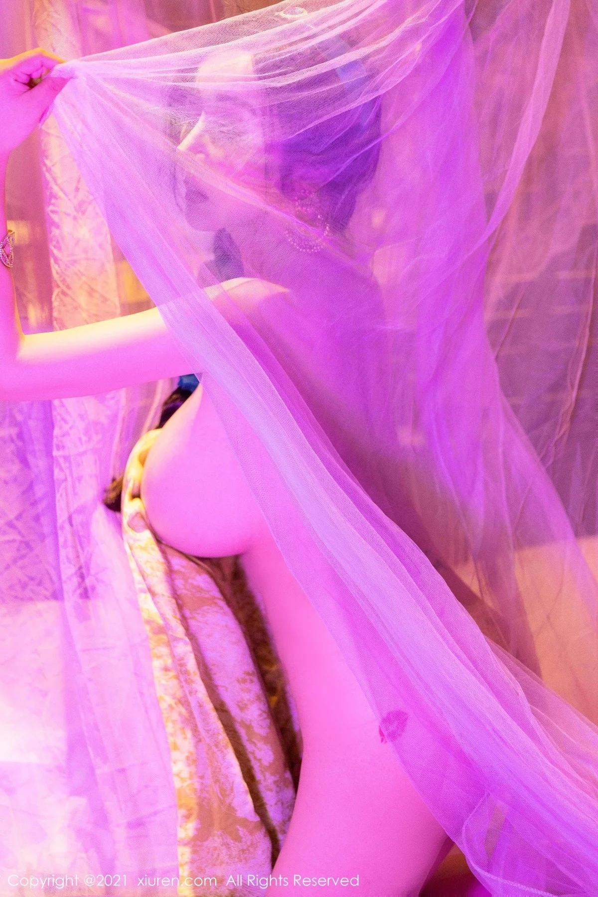 [[XiuRen秀人网]秀人网]No.4243_模特允爾成都旅拍异域风情主题私房半脱露丰乳肥臀极致诱惑写真63P