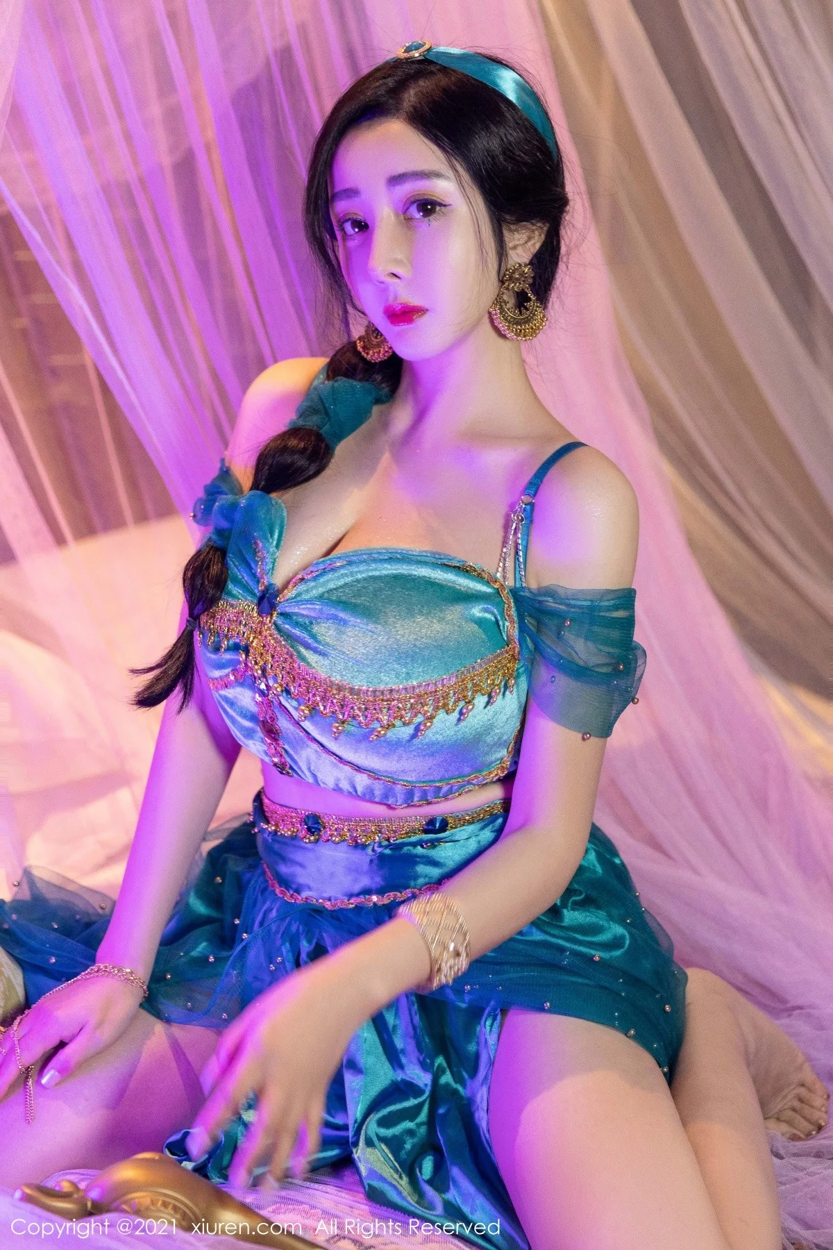 [[XiuRen秀人网]秀人网]No.4243_模特允爾成都旅拍异域风情主题私房半脱露丰乳肥臀极致诱惑写真63P