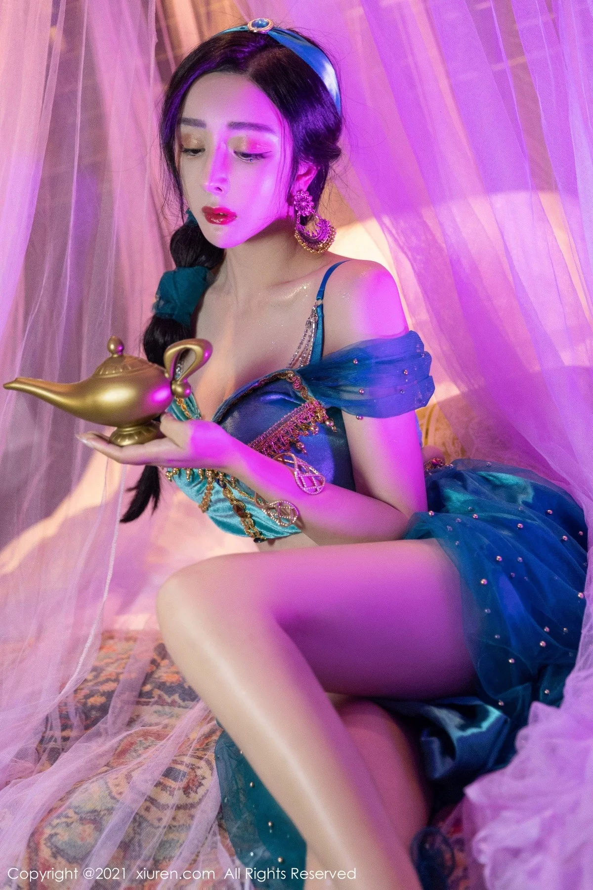 [[XiuRen秀人网]秀人网]No.4243_模特允爾成都旅拍异域风情主题私房半脱露丰乳肥臀极致诱惑写真63P