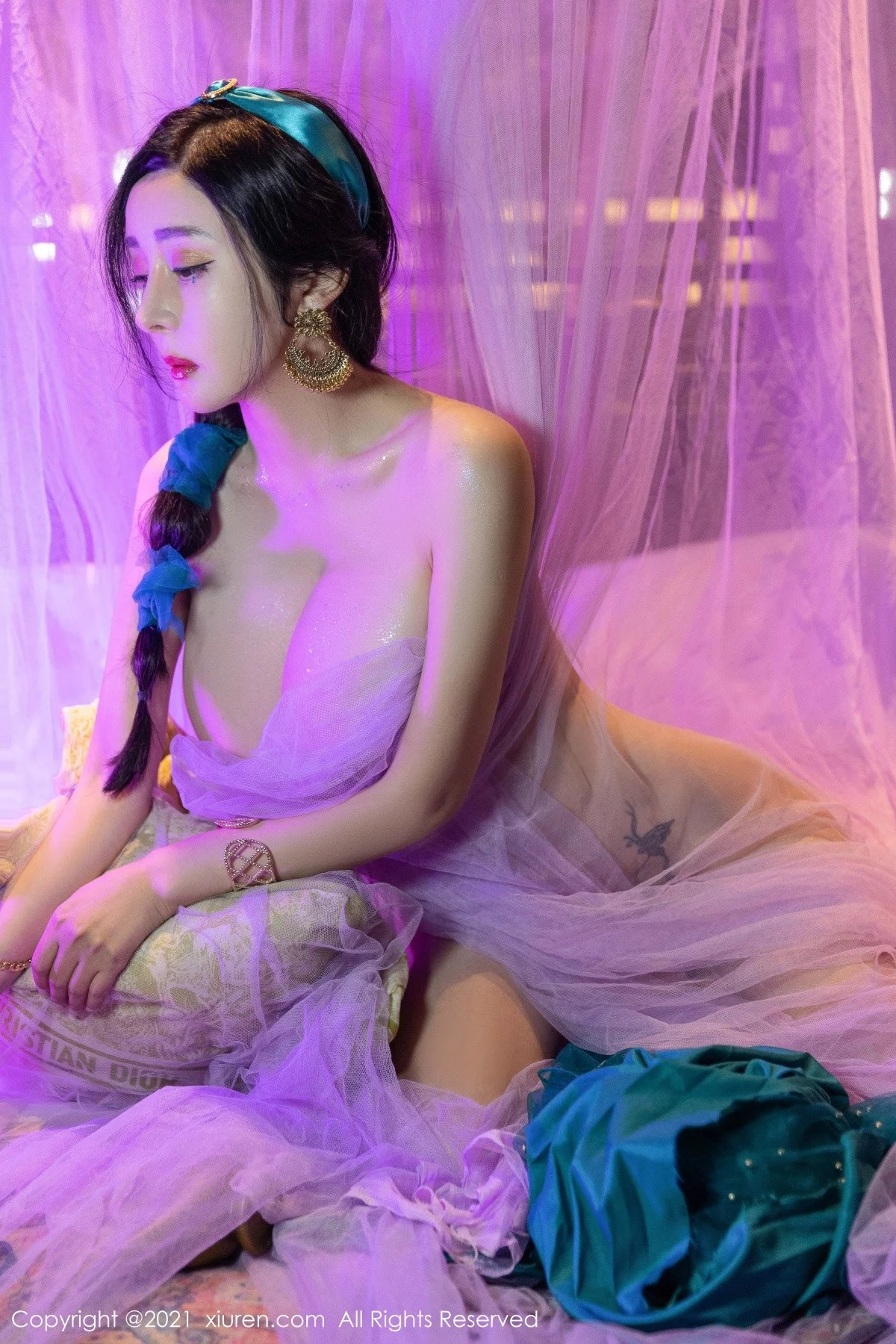 [[XiuRen秀人网]秀人网]No.4243_模特允爾成都旅拍异域风情主题私房半脱露丰乳肥臀极致诱惑写真63P