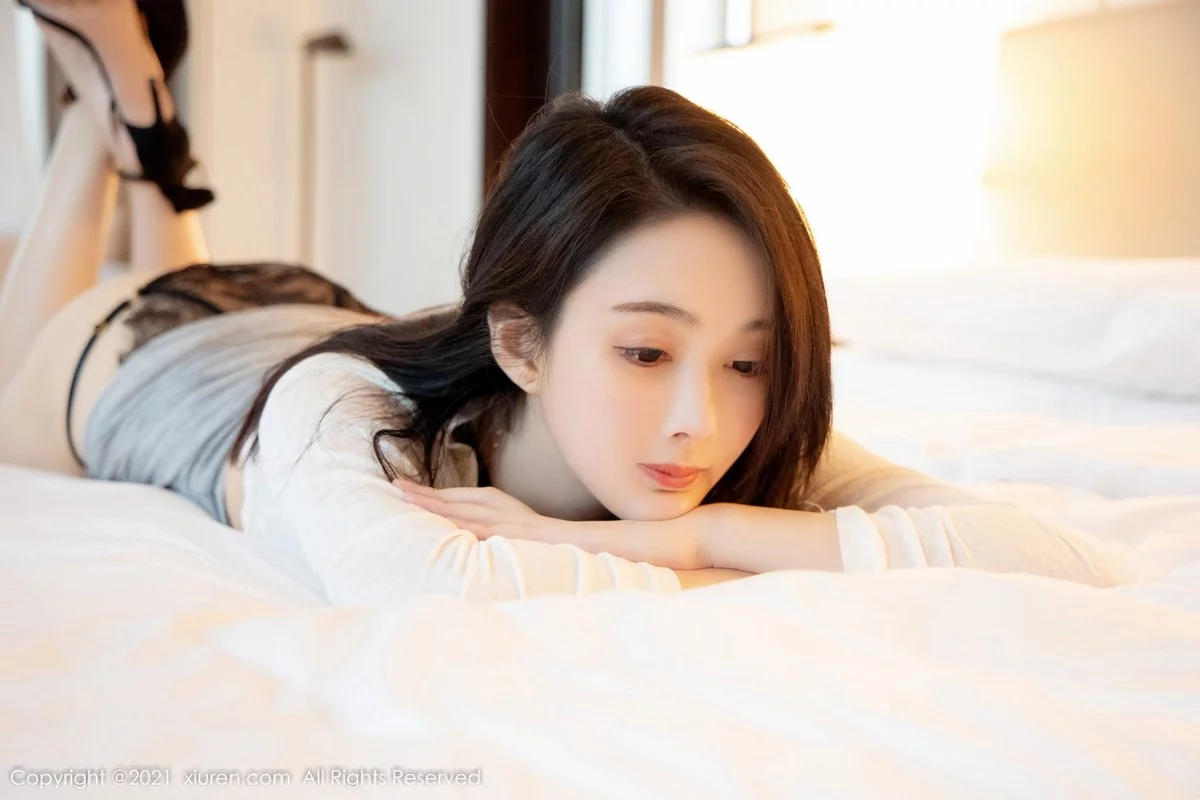 [[XiuRen秀人网]秀人网]No.4312_模特Summer宝宝白纱衣配超短裙半脱露蕾丝内衣撩人诱惑写真60P