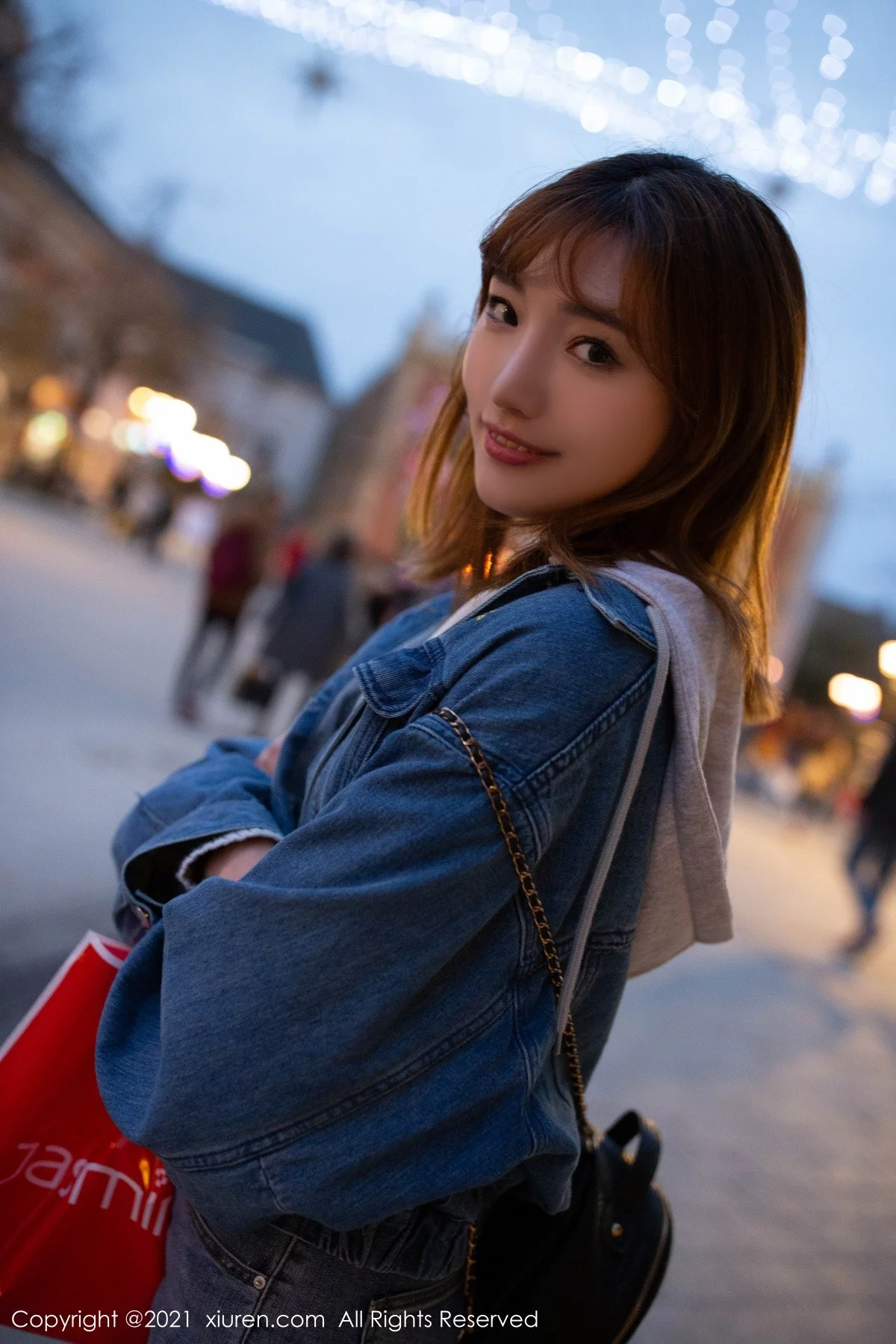 [[XiuRen秀人网]秀人网]No.4321_模特陆萱萱多场景多套服装性感内衣系列秀完美身材诱惑写真95P