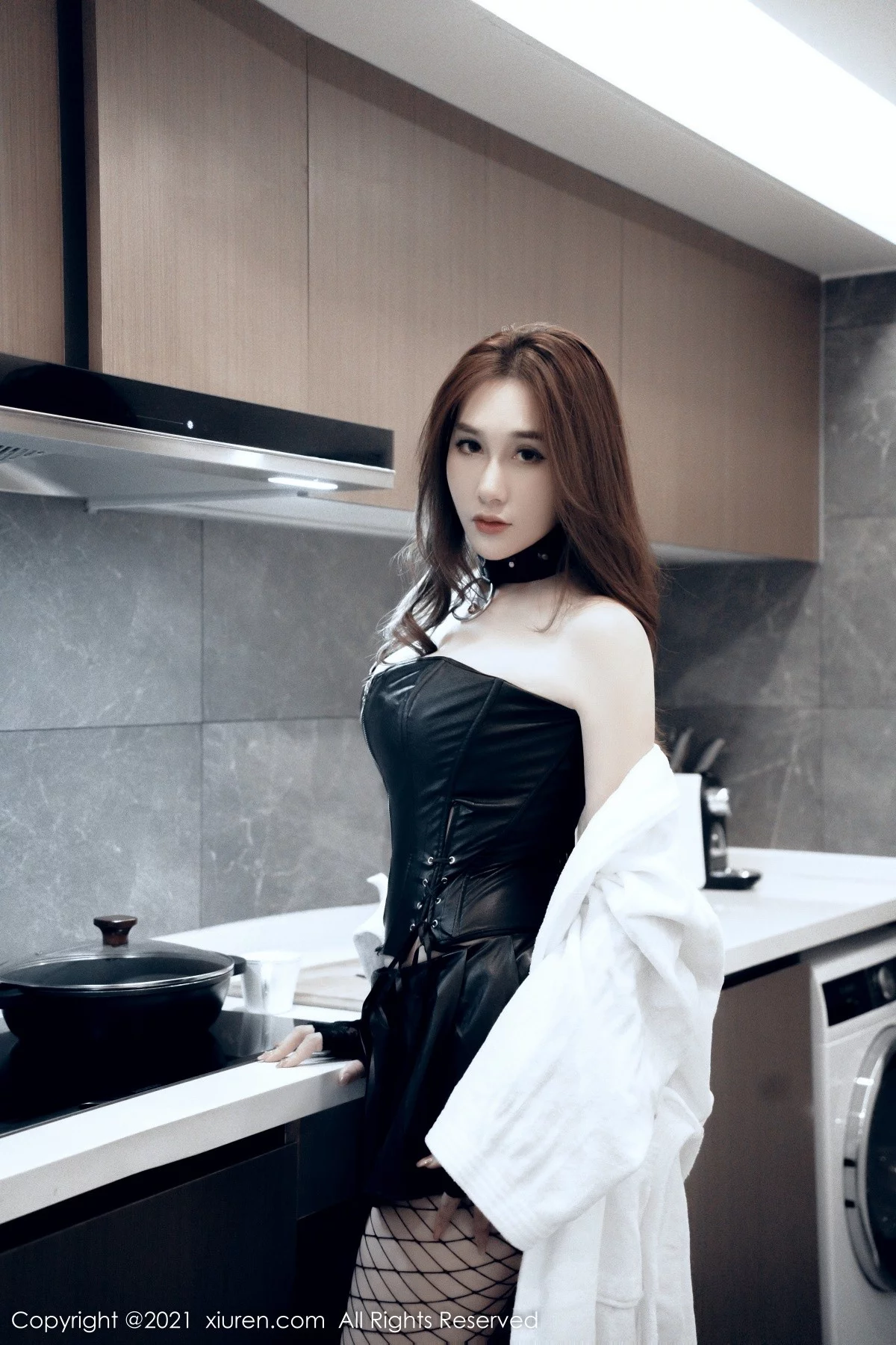 [[XiuRen秀人网]秀人网]No.4316_模特宥利诱人情趣主题黑色皮衣配黑丝网格秀丰满身材诱惑写真60P