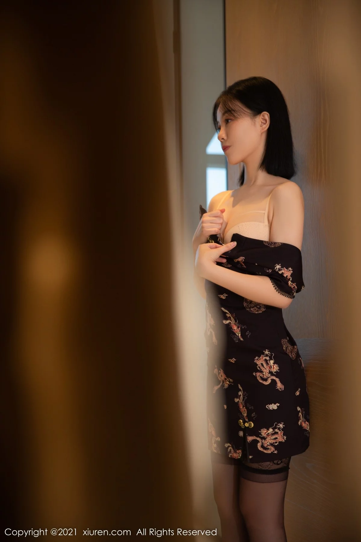 [[XiuRen秀人网]秀人网]No.4334_模特一颗甜蛋黄a黑花裙配精致内衣蕾丝吊袜秀火辣身材诱惑写真79P