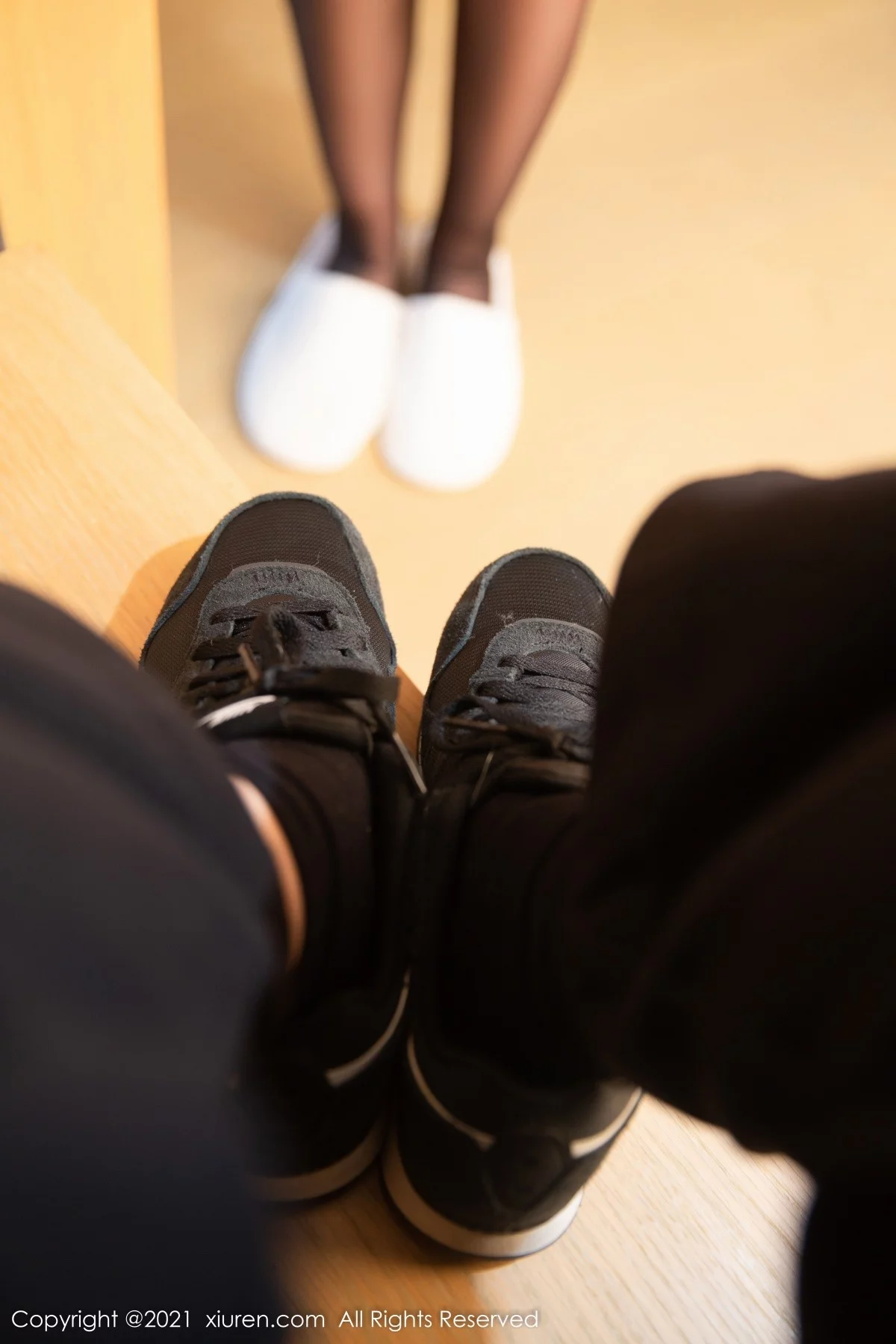 [[XiuRen秀人网]秀人网]No.4334_模特一颗甜蛋黄a黑花裙配精致内衣蕾丝吊袜秀火辣身材诱惑写真79P