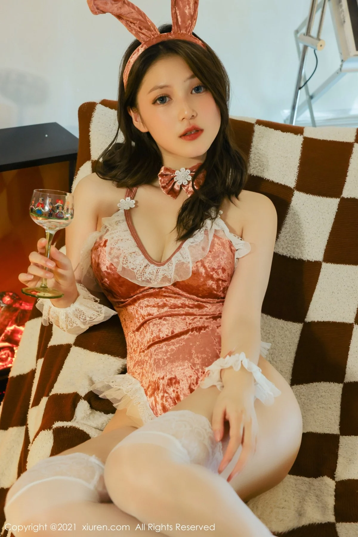 [[XiuRen秀人网]秀人网]No.4340_模特兔妹妹圣诞节主题私房性感高叉连体衣配蕾丝袜迷人诱惑写真53P