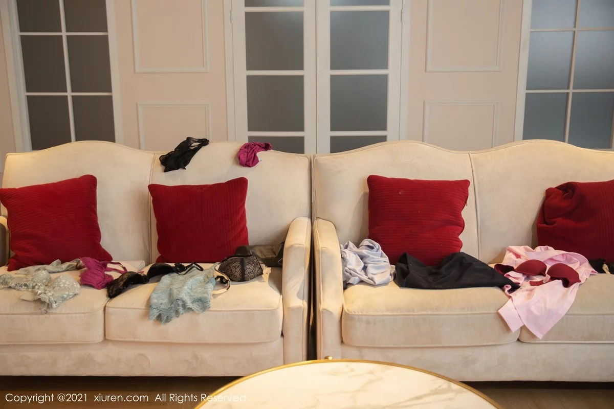 [[XiuRen秀人网]秀人网]No.4341_女神杨晨晨Yome私房性感粉色服饰配无内肉丝裤袜撩人诱惑写真80P