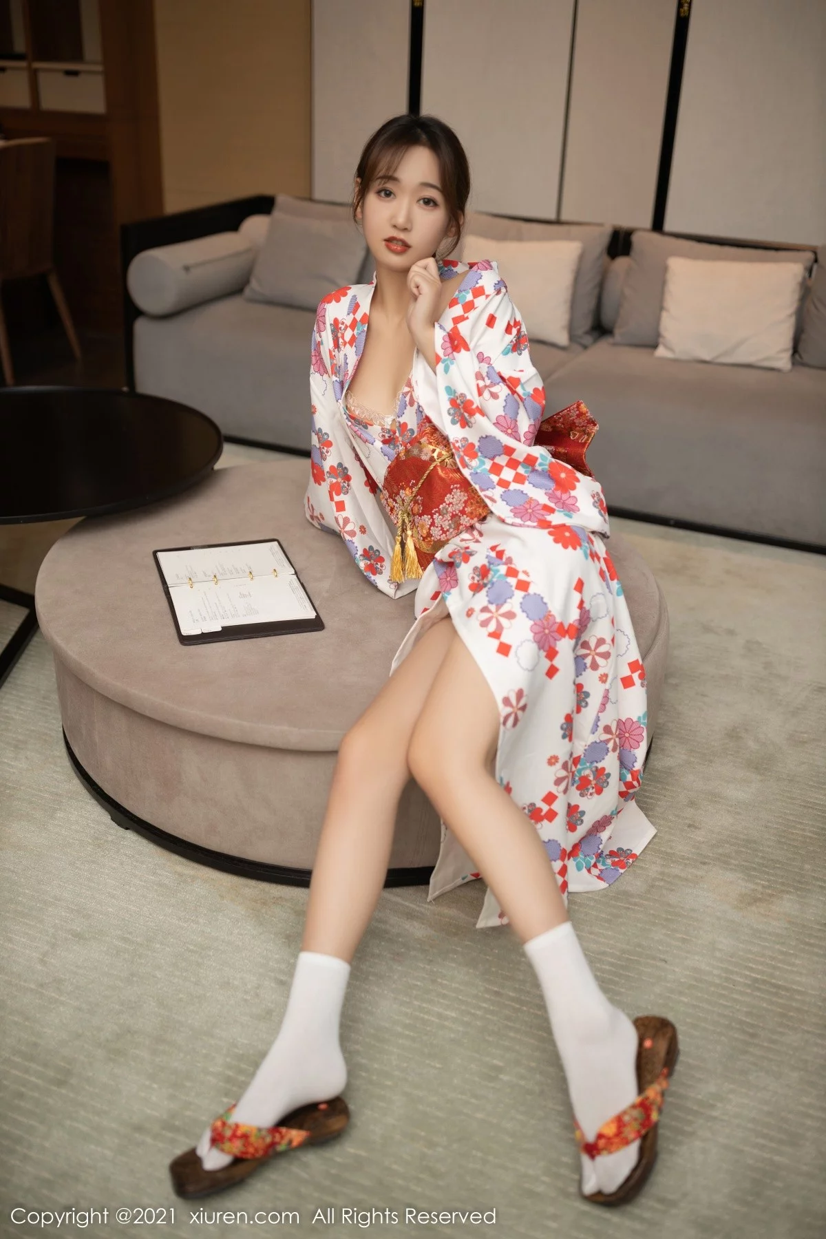 [[XiuRen秀人网]秀人网]No.4349_模特唐安琪江浙沪旅拍日料情景主题脱和服露蕾丝内衣诱惑写真88P