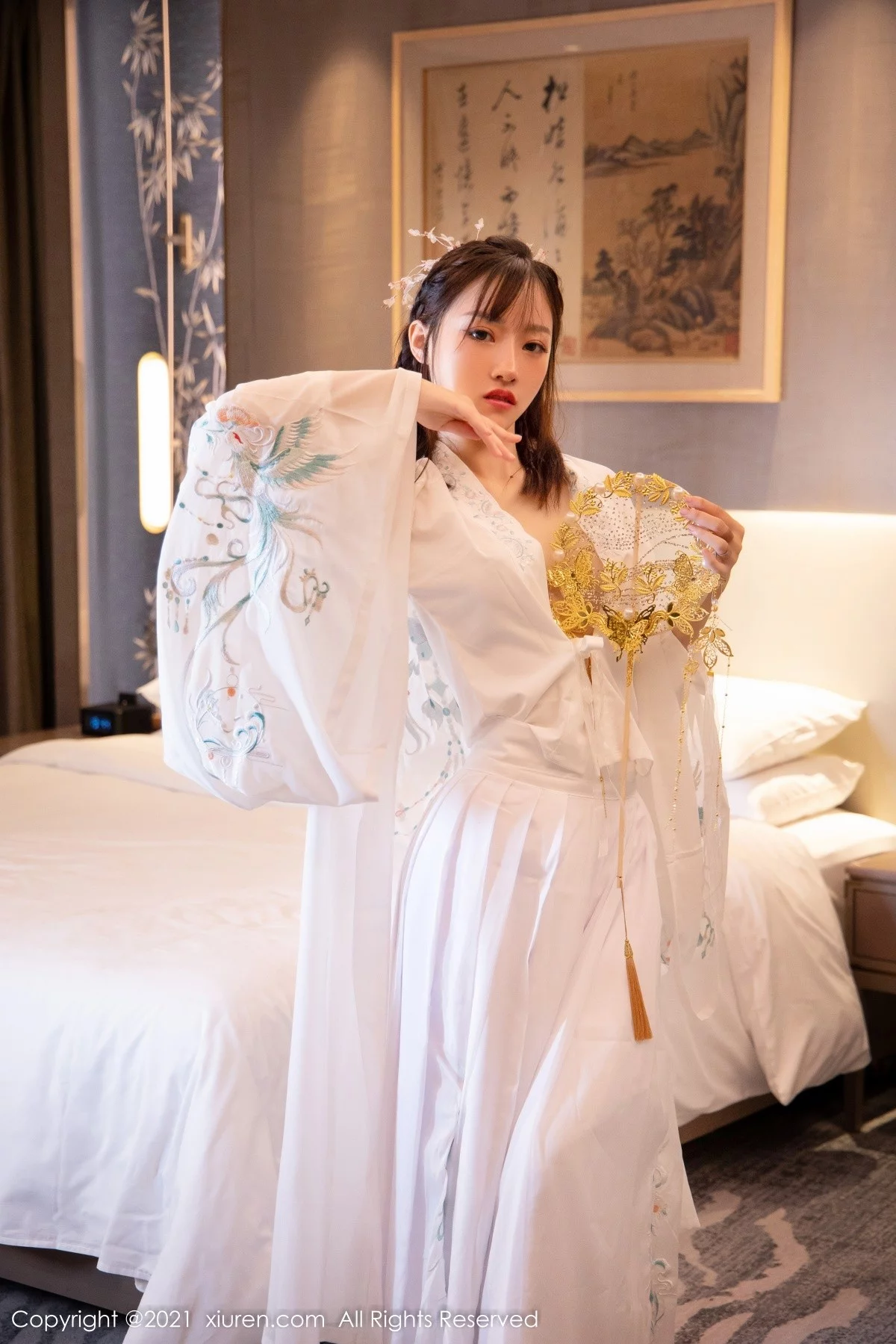 [[XiuRen秀人网]秀人网]No.4344_模特西门小玉古装服饰主题私房半脱白色长衫秀凹凸身材诱惑写真53P