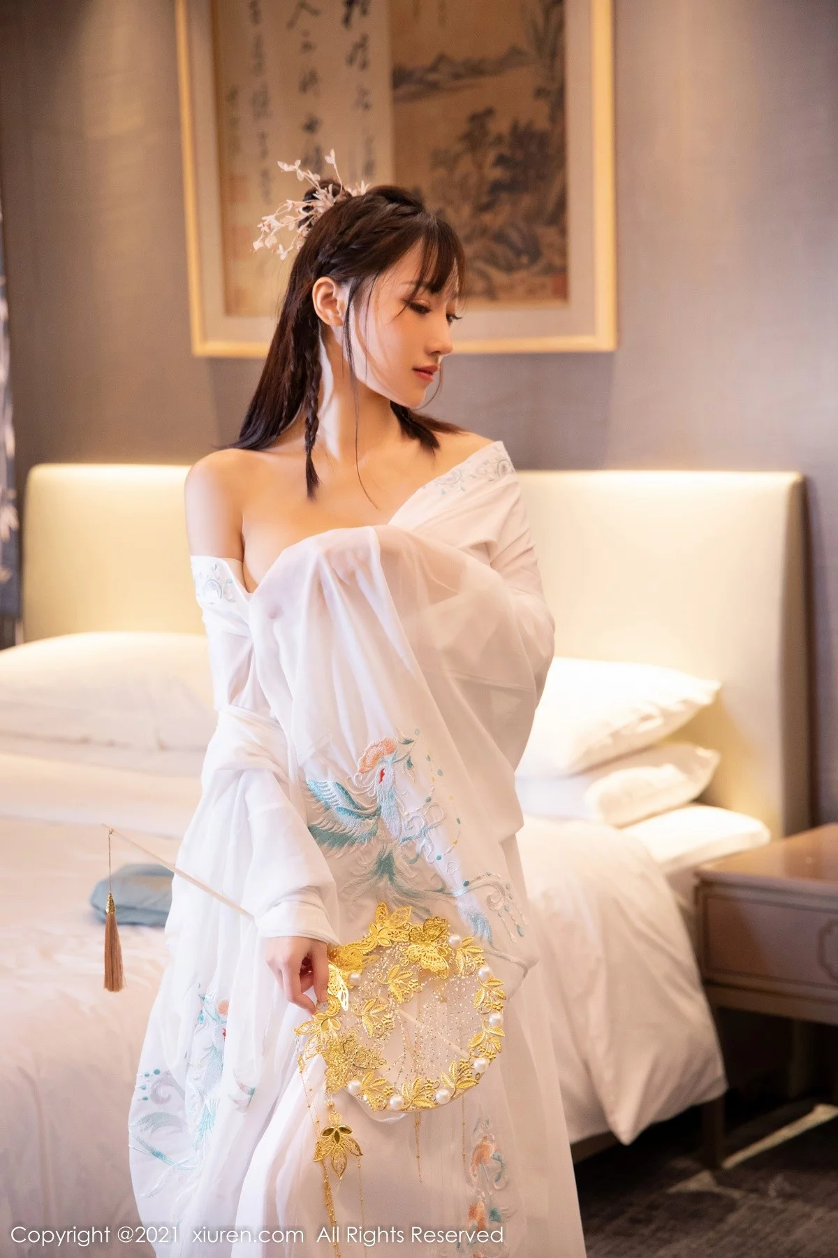 [[XiuRen秀人网]秀人网]No.4344_模特西门小玉古装服饰主题私房半脱白色长衫秀凹凸身材诱惑写真53P