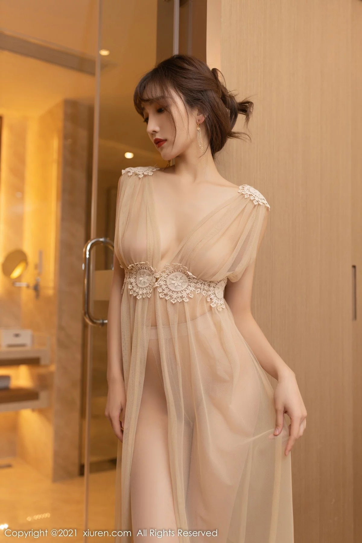 [[XiuRen秀人网]秀人网]No.4347_模特陆萱萱精致透明轻纱上衣配超薄无内肉丝裤袜惹火诱惑写真87P