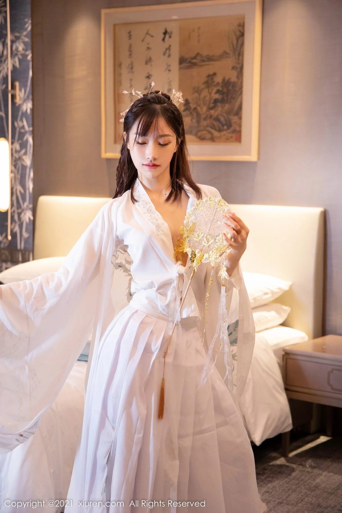 [[XiuRen秀人网]秀人网]No.4344_模特西门小玉古装服饰主题私房半脱白色长衫秀凹凸身材诱惑写真53P