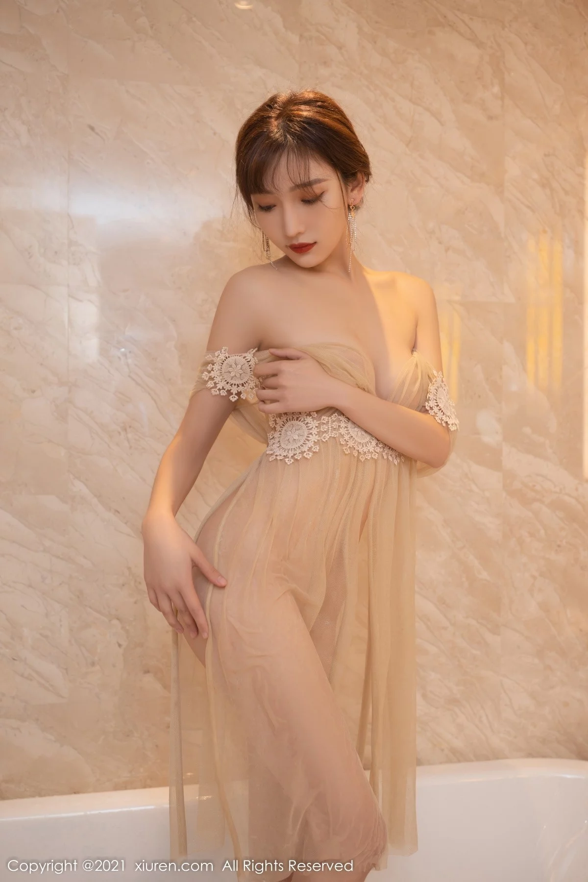 [[XiuRen秀人网]秀人网]No.4347_模特陆萱萱精致透明轻纱上衣配超薄无内肉丝裤袜惹火诱惑写真87P