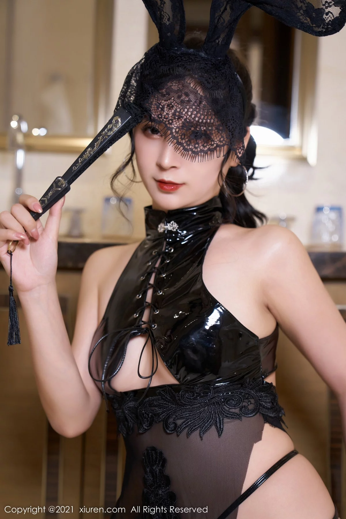 [[XiuRen秀人网]秀人网]No.4345_模特小蛮妖Yummy私房黑色情趣风格皮衣服秀惹火身材诱惑写真65P