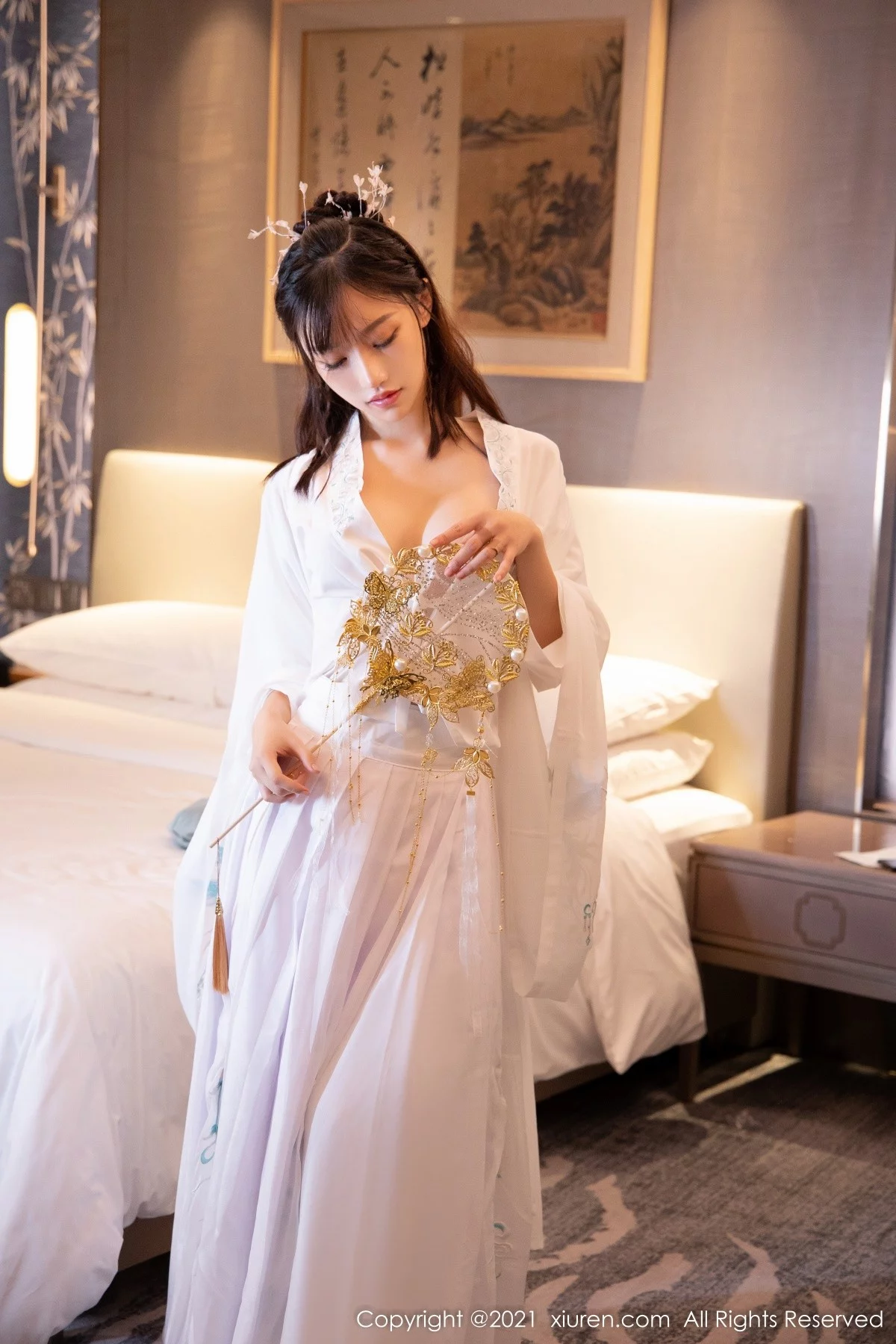 [[XiuRen秀人网]秀人网]No.4344_模特西门小玉古装服饰主题私房半脱白色长衫秀凹凸身材诱惑写真53P