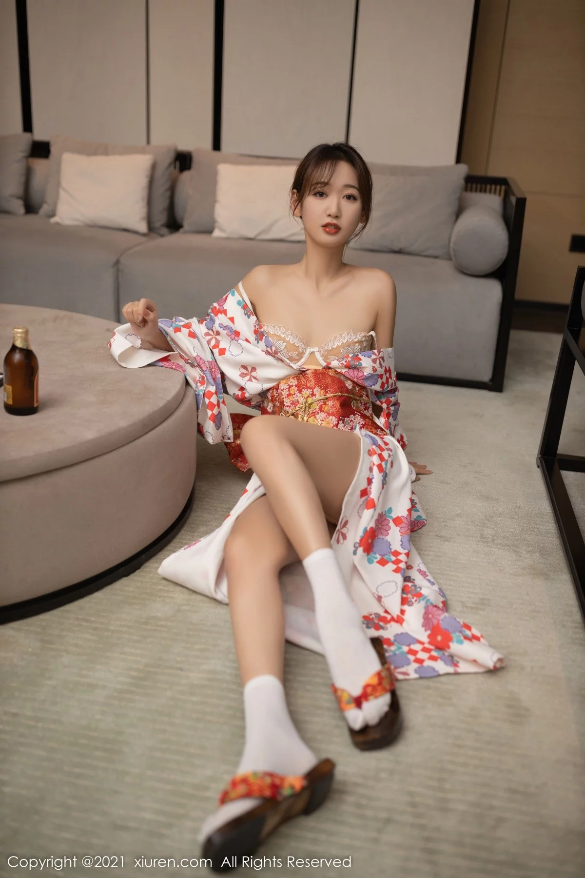 [[XiuRen秀人网]秀人网]No.4349_模特唐安琪江浙沪旅拍日料情景主题脱和服露蕾丝内衣诱惑写真88P