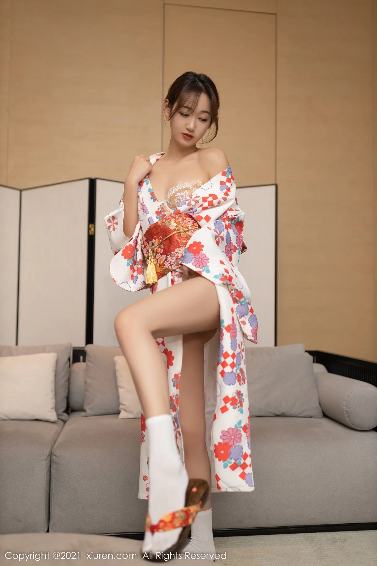 [[XiuRen秀人网]秀人网]No.4349_模特唐安琪江浙沪旅拍日料情景主题脱和服露蕾丝内衣诱惑写真88P