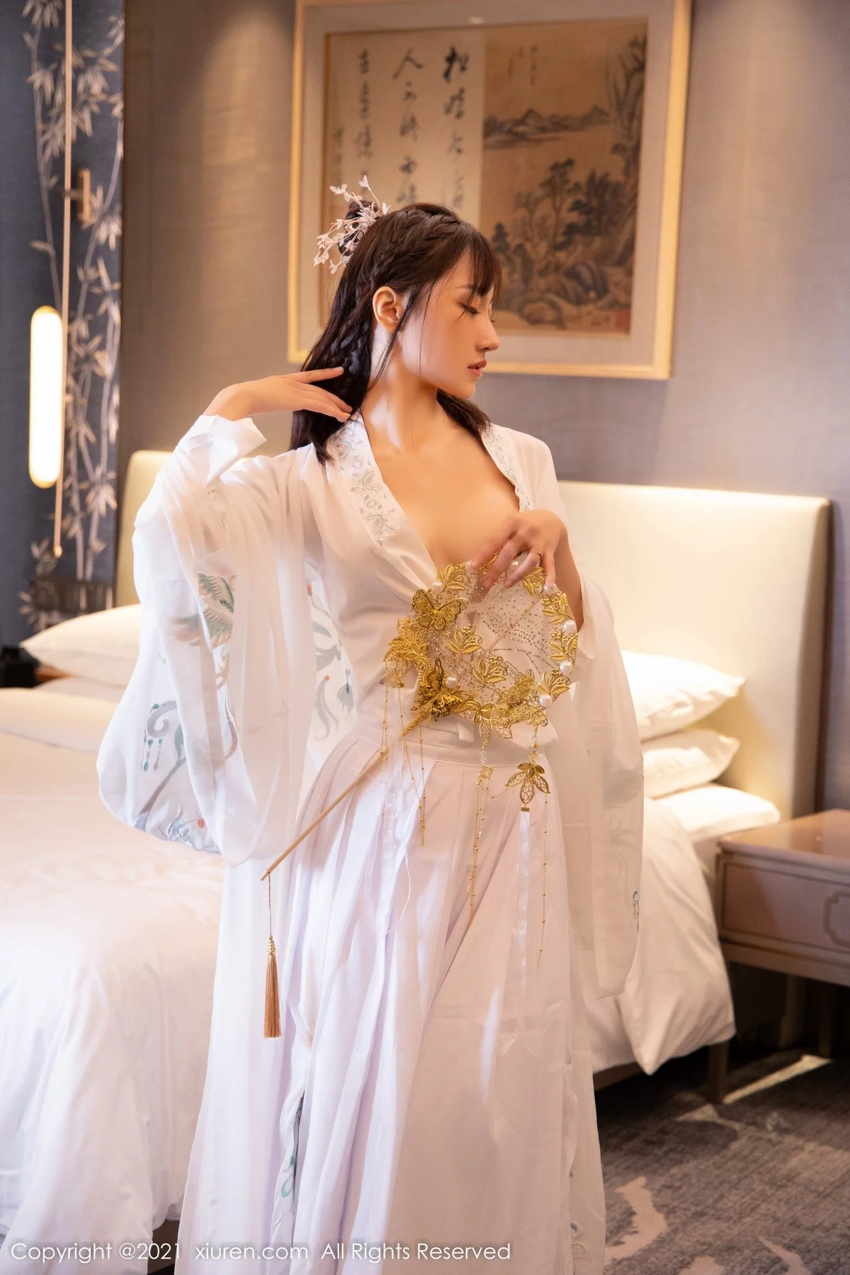 [[XiuRen秀人网]秀人网]No.4344_模特西门小玉古装服饰主题私房半脱白色长衫秀凹凸身材诱惑写真53P