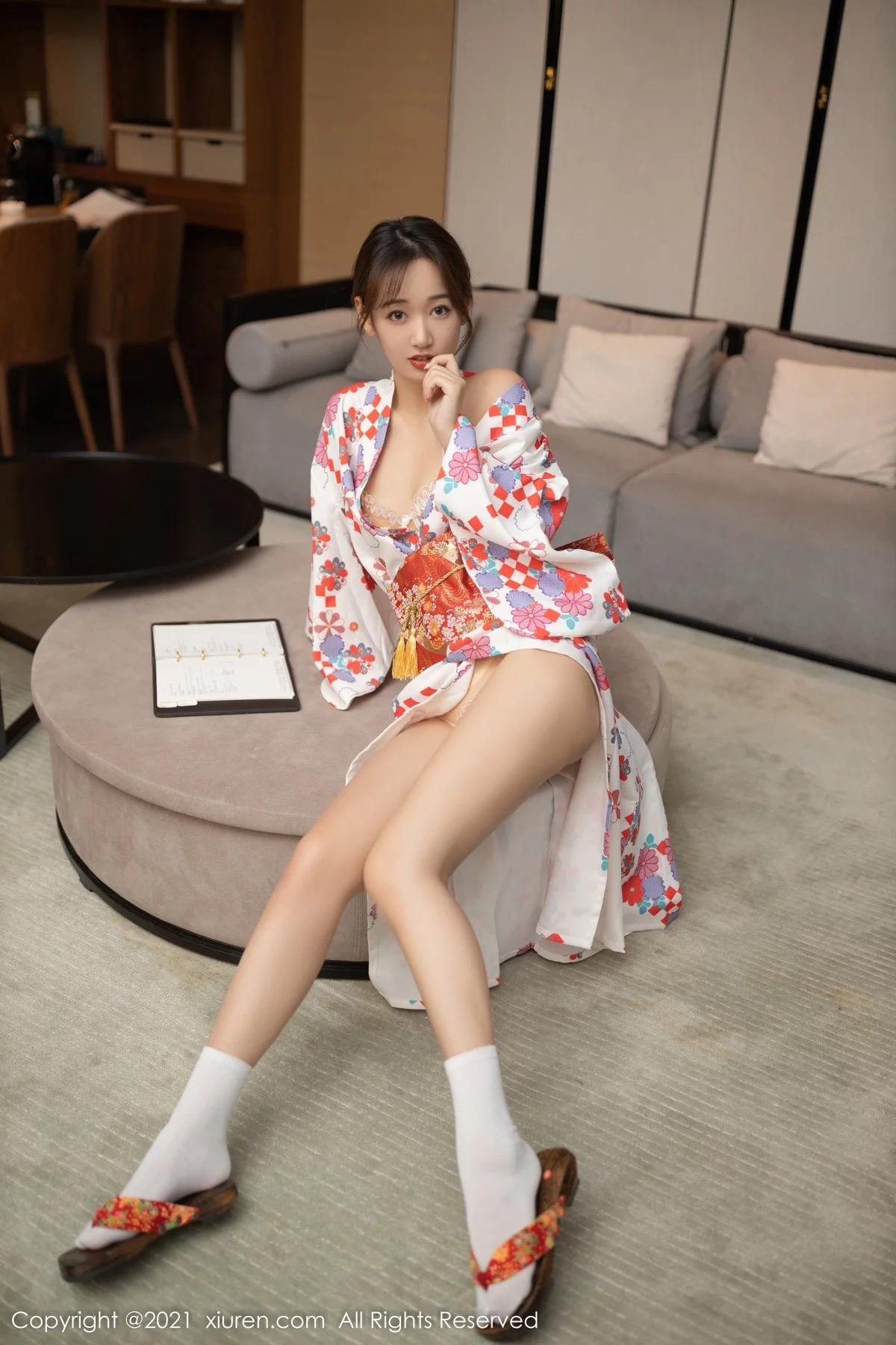 [[XiuRen秀人网]秀人网]No.4349_模特唐安琪江浙沪旅拍日料情景主题脱和服露蕾丝内衣诱惑写真88P