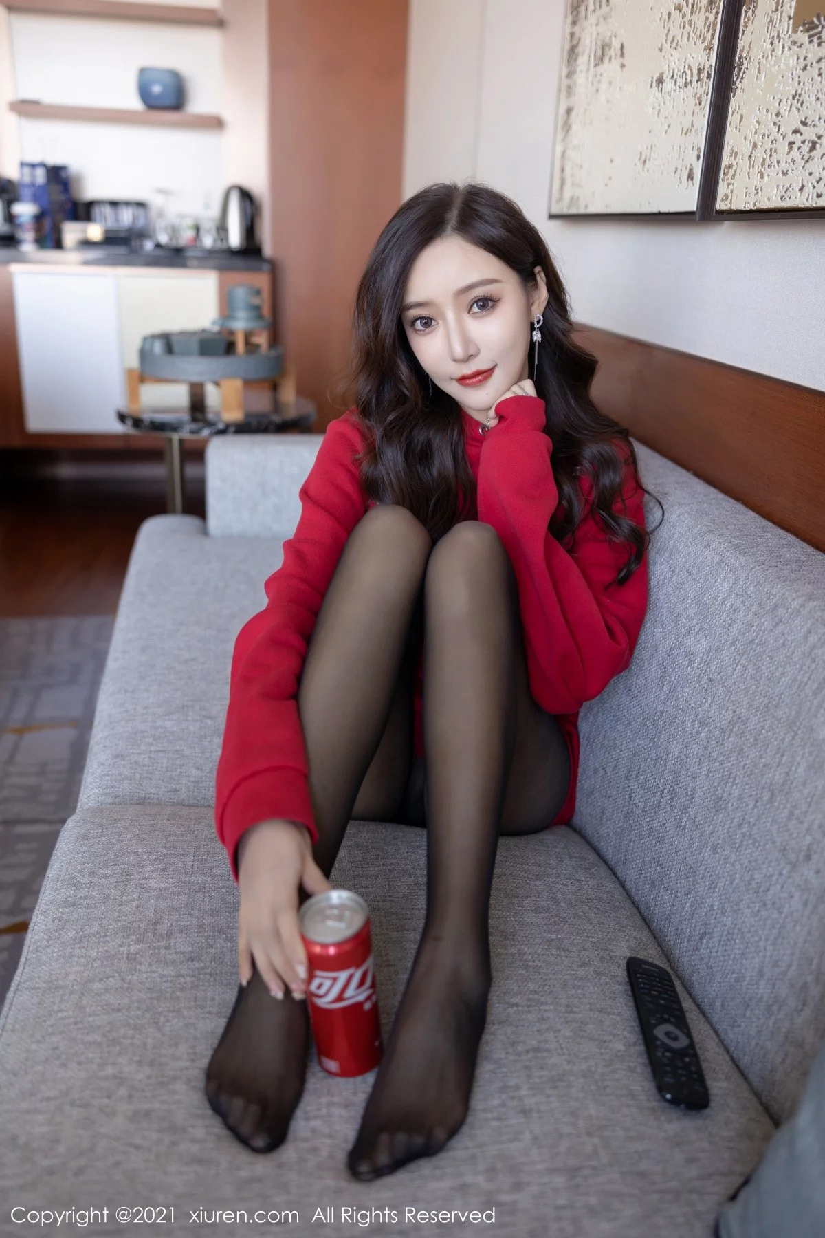 [[XiuRen秀人网]秀人网]No.4356_女神王馨瑶yanni私房脱红色卫衣露性感内衣配蕾丝袜诱惑写真82P