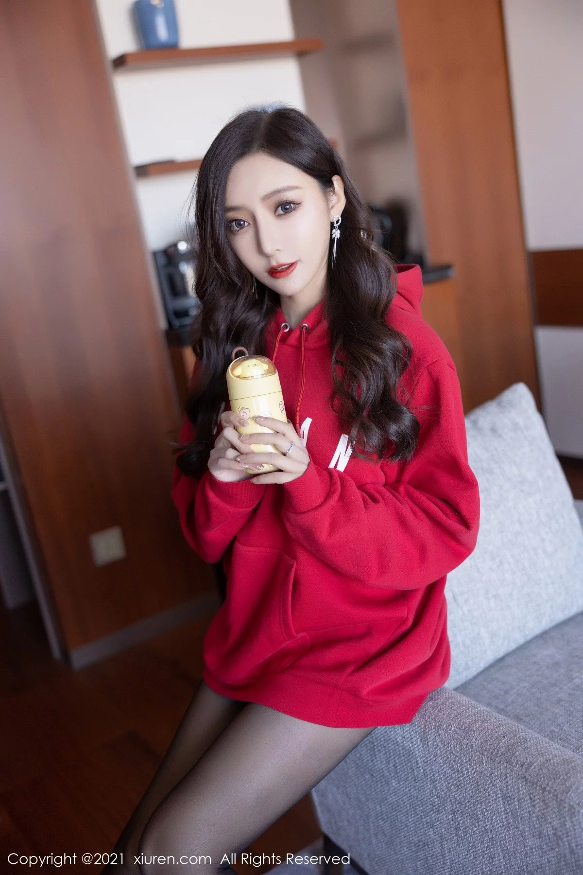 [[XiuRen秀人网]秀人网]No.4356_女神王馨瑶yanni私房脱红色卫衣露性感内衣配蕾丝袜诱惑写真82P