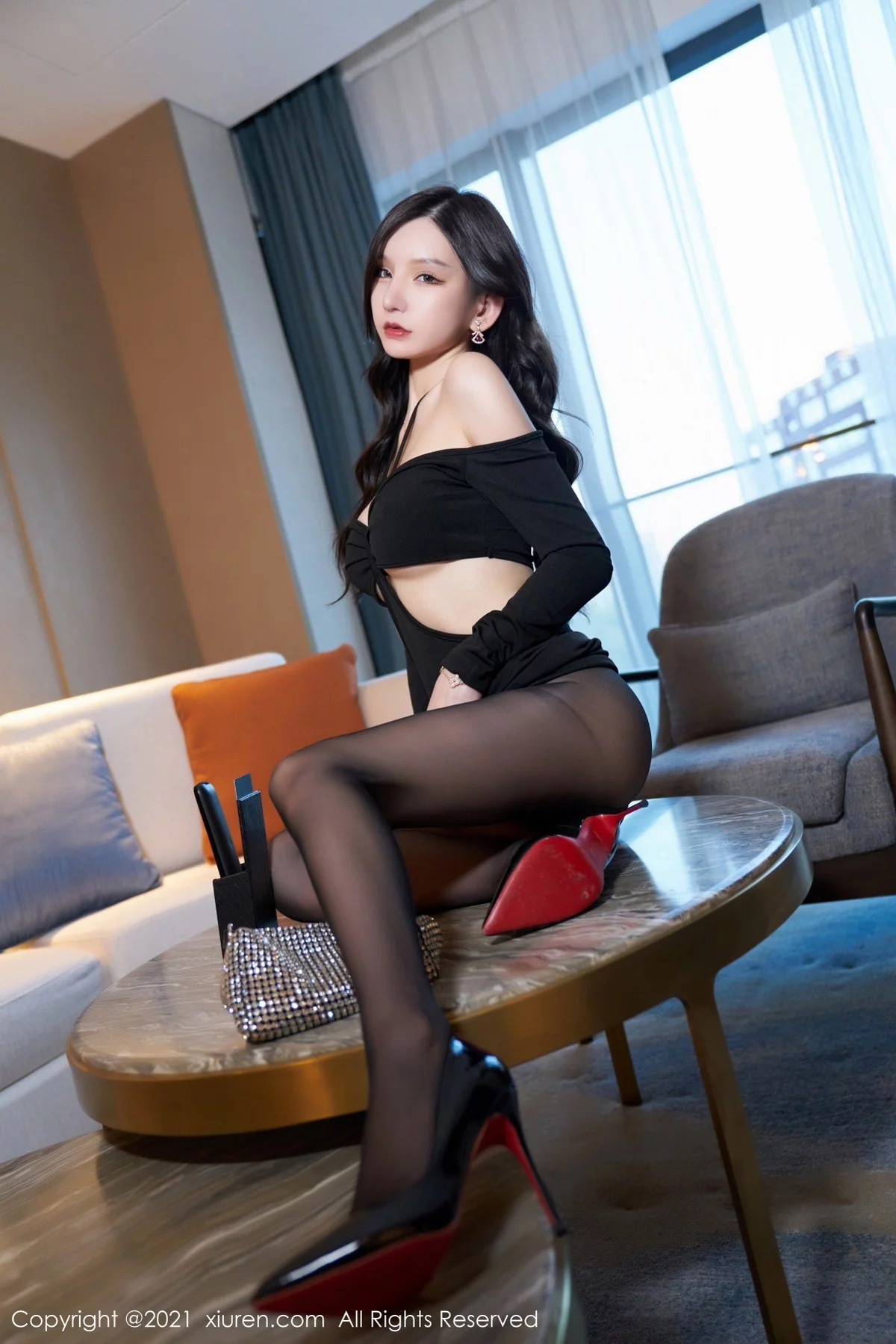 [[XiuRen秀人网]秀人网]No.4354_女神周于希Sally私房精致黑色上衣配超薄无内黑丝秀翘臀诱惑写真80P