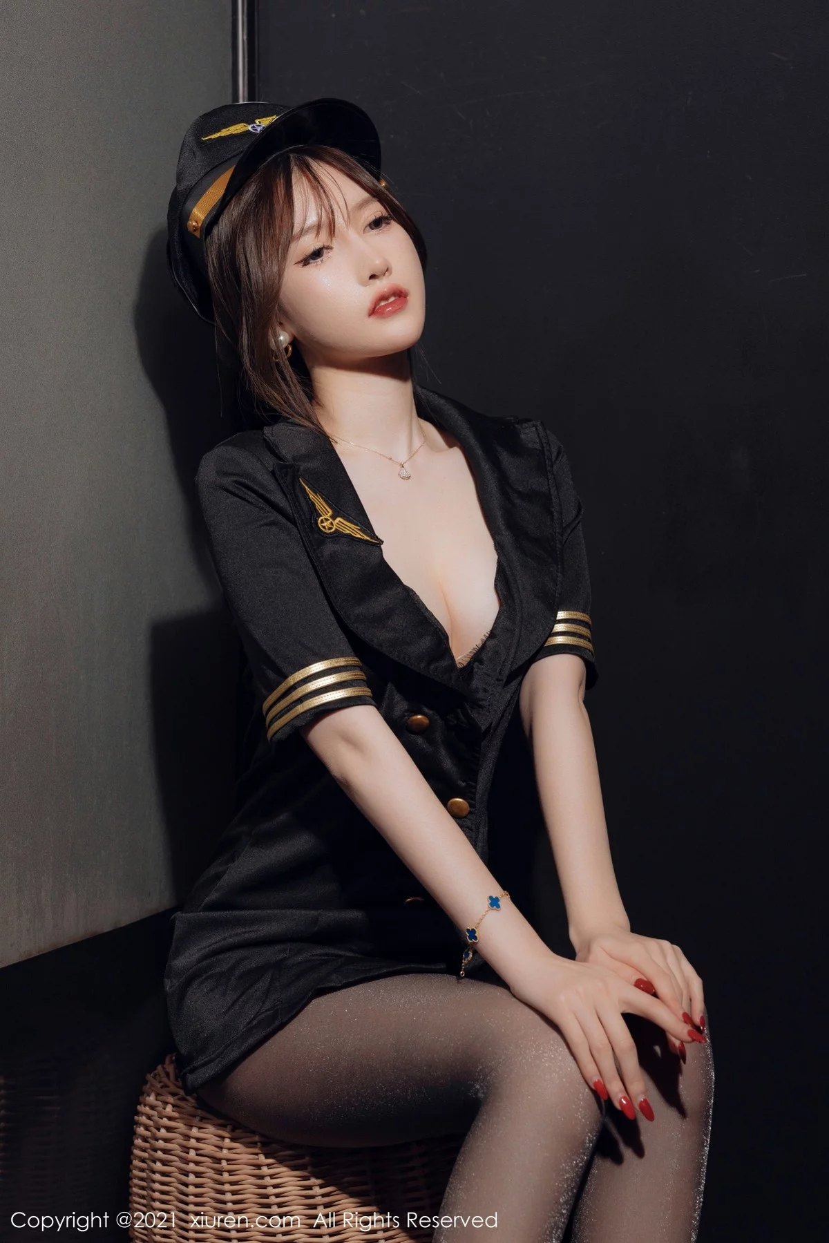 [[XiuRen秀人网]秀人网]No.4355_模特美桃酱黑色空军制服主题超薄黑丝裤袜秀翘臀美腿诱惑写真63P