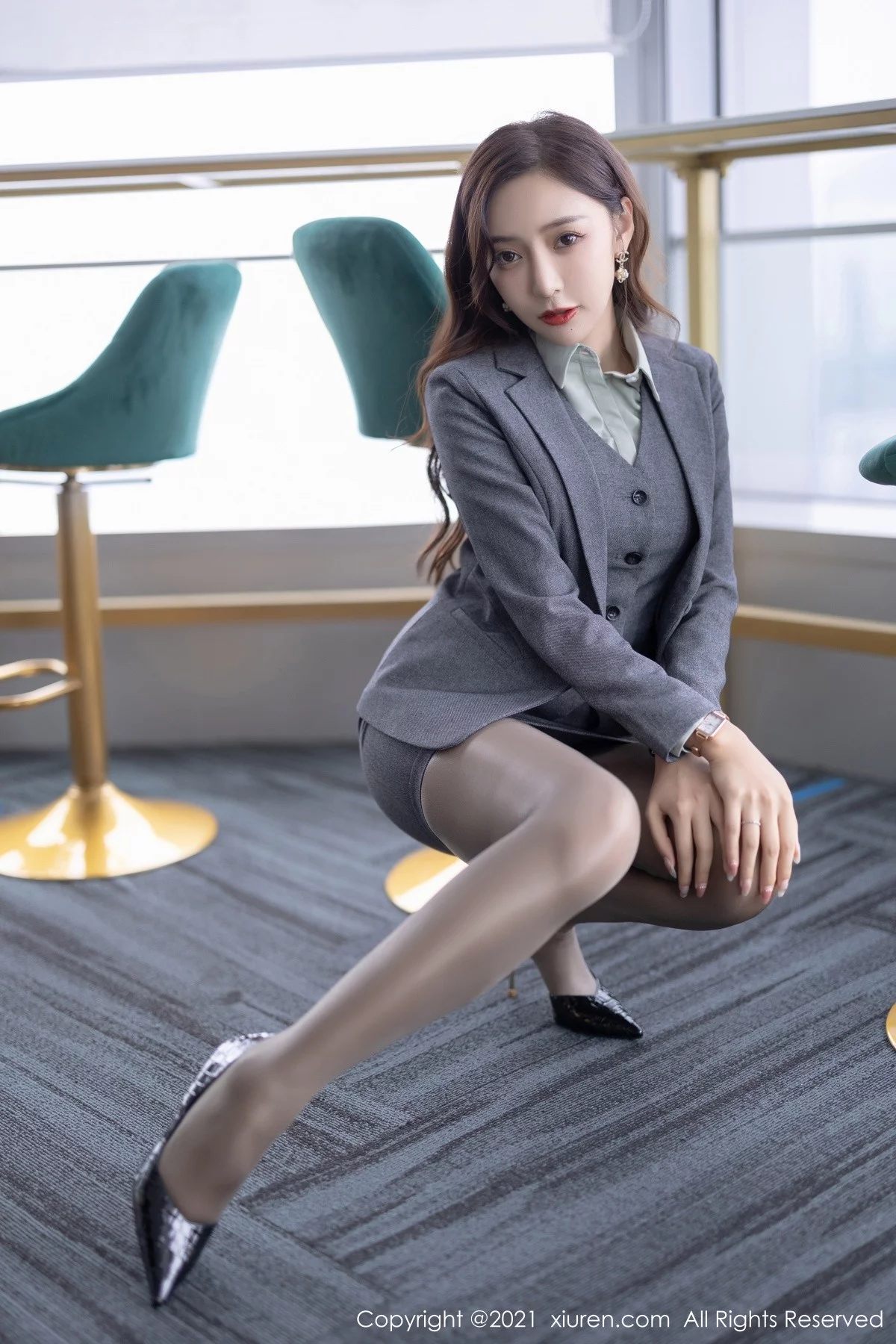 [[XiuRen秀人网]秀人网]No.4251_女神王馨瑶yanni私房半脱露性感内衣超薄黑丝裤袜完美诱惑写真80P