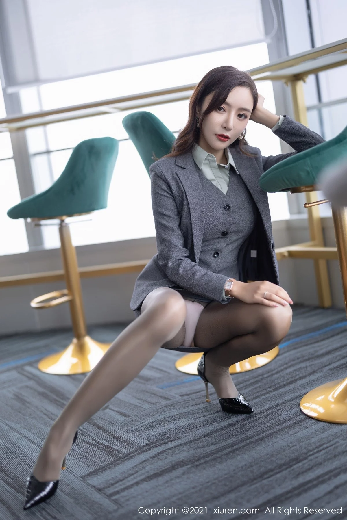 [[XiuRen秀人网]秀人网]No.4251_女神王馨瑶yanni私房半脱露性感内衣超薄黑丝裤袜完美诱惑写真80P