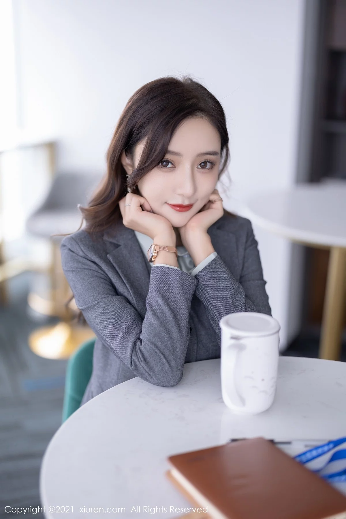 [[XiuRen秀人网]秀人网]No.4251_女神王馨瑶yanni私房半脱露性感内衣超薄黑丝裤袜完美诱惑写真80P