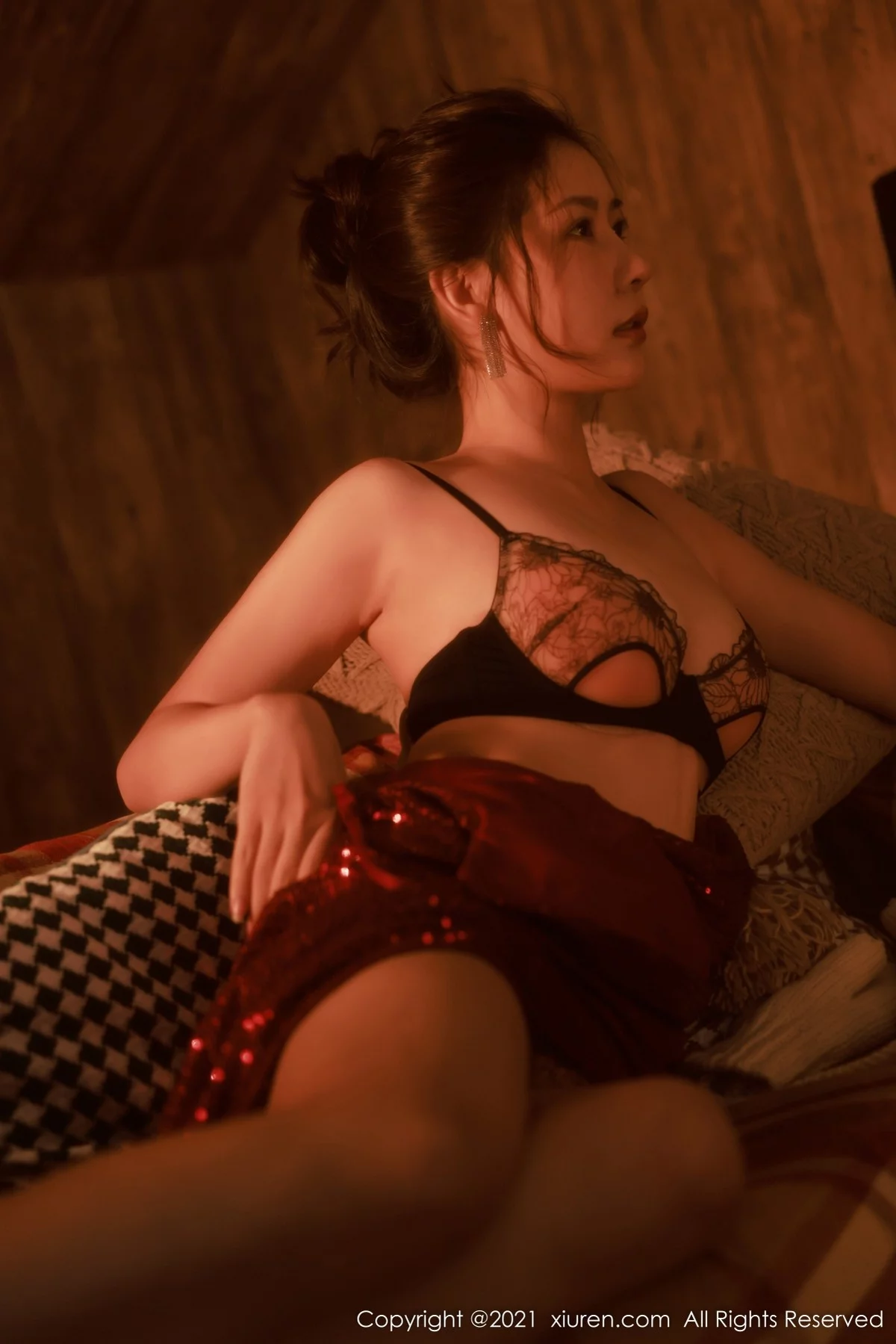 [[XiuRen秀人网]秀人网]No.4357_模特尹甜甜古典油画风主题私房性感内衣配黑丝渔网撩人诱惑写真60P